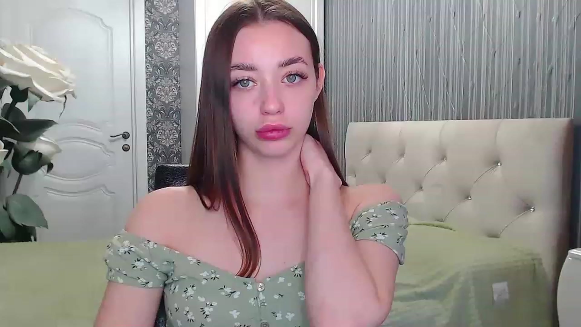 Gallery image thumbnail from EmeraldLilyyy's myfreecams stream on, 04/18/2023, 09:02 image 4 of 20