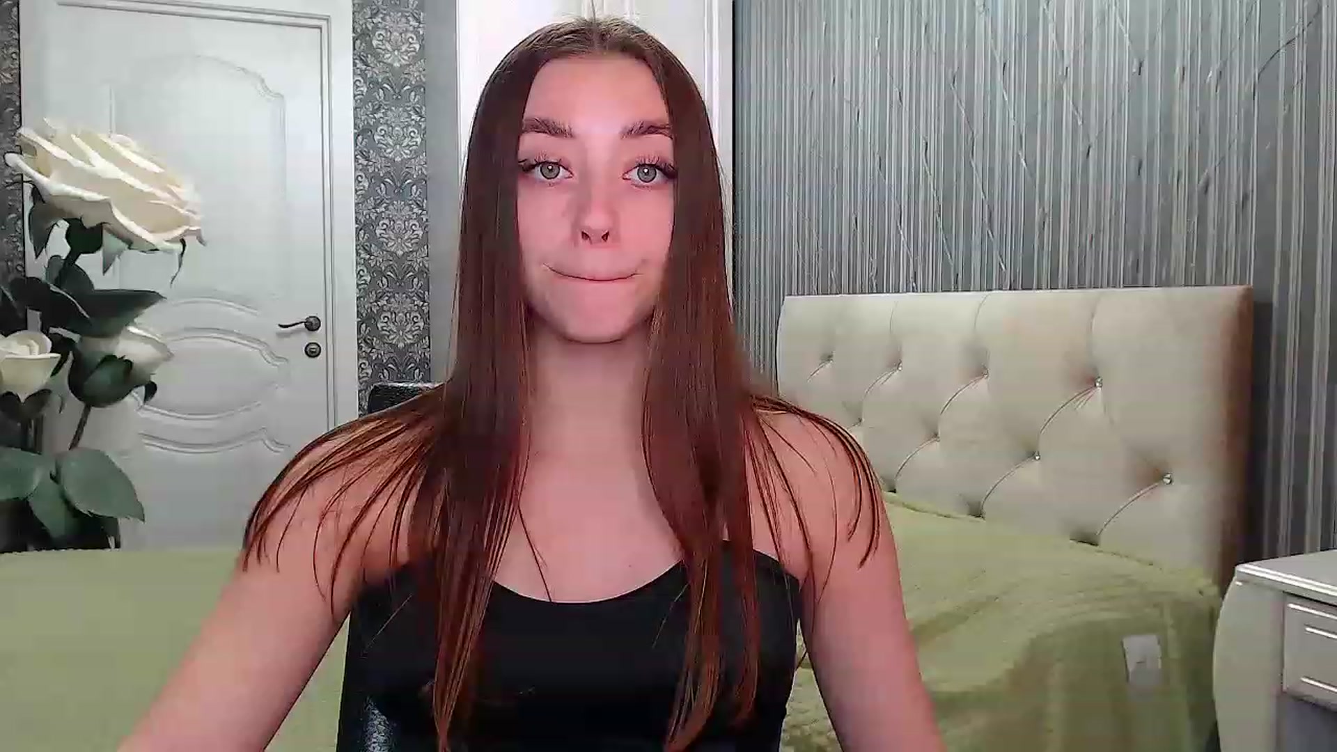 Gallery image thumbnail from EmeraldLilyyy's myfreecams stream on, 04/21/2023, 10:59 image 1 of 20