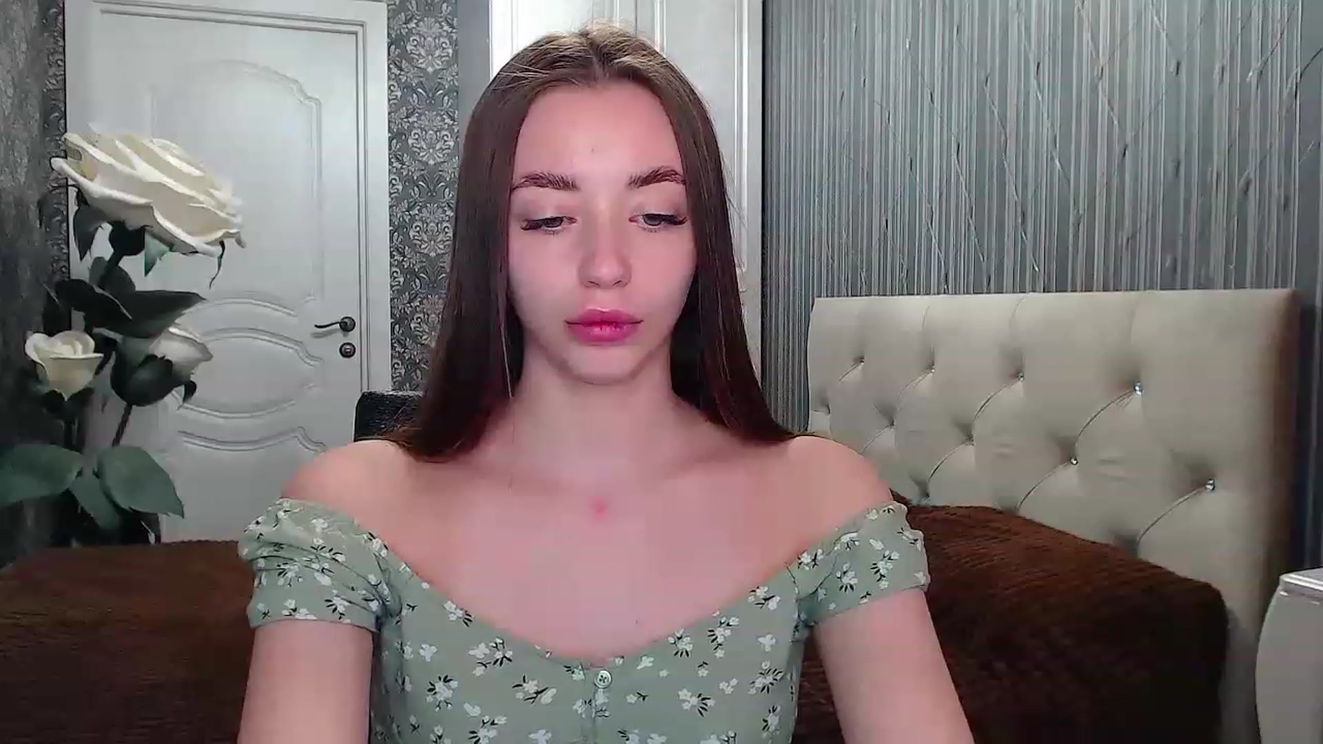 Gallery image thumbnail from EmeraldLilyyy's myfreecams stream on, 04/23/2023, 11:05 image 3 of 20