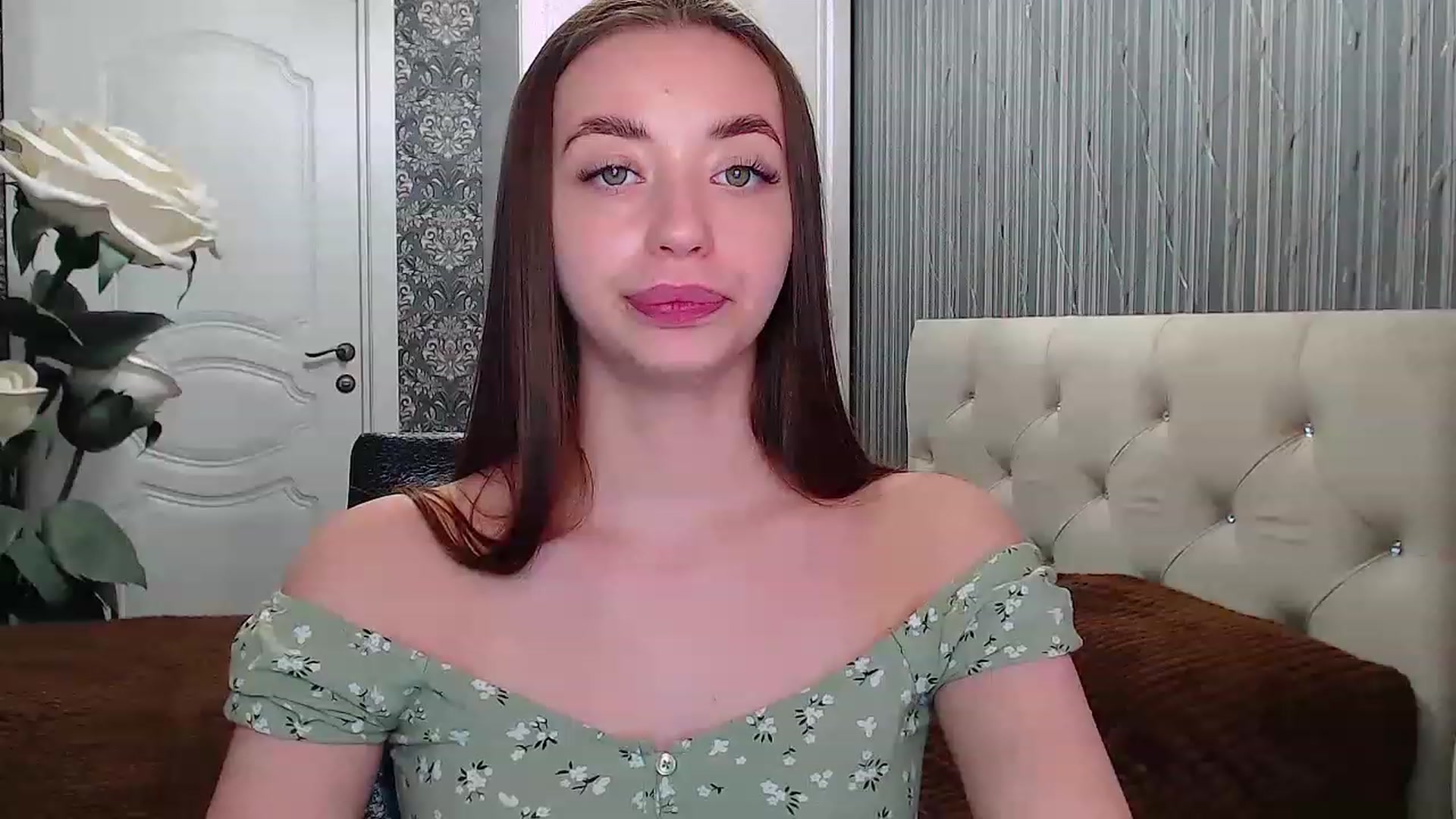 Gallery image thumbnail from EmeraldLilyyy's myfreecams stream on, 04/23/2023, 11:36 image 14 of 20