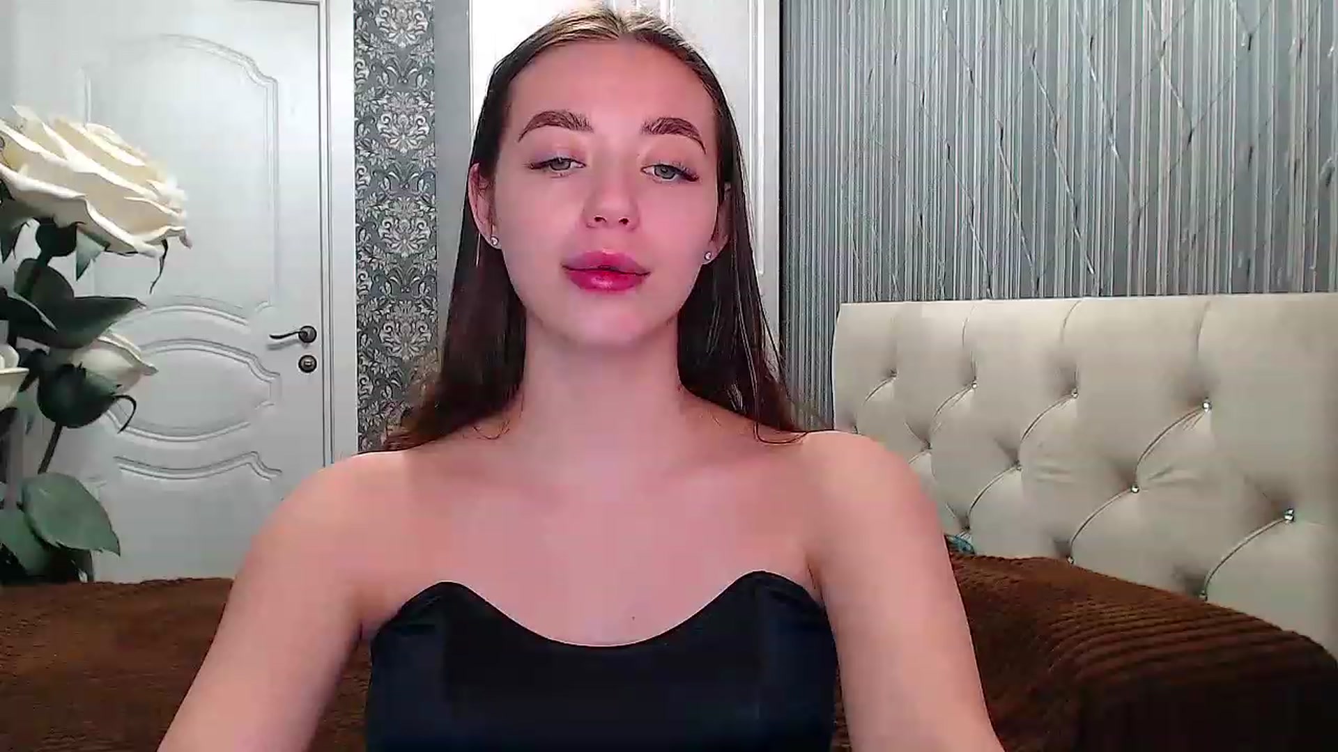 Gallery image thumbnail from EmeraldLilyyy's myfreecams stream on, 04/26/2023, 12:34 image 6 of 20
