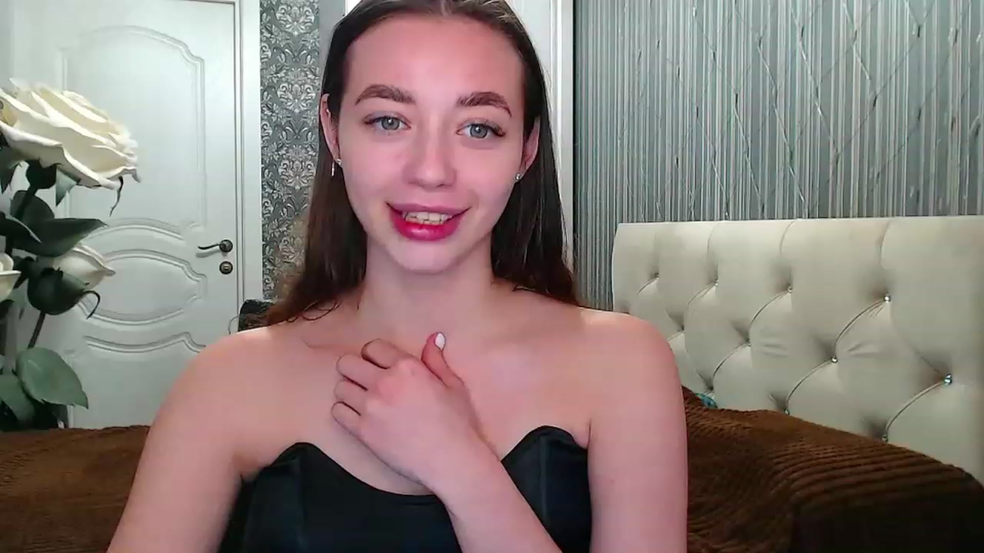 Gallery image thumbnail from EmeraldLilyyy's myfreecams stream on, 04/26/2023, 12:34 image 14 of 20
