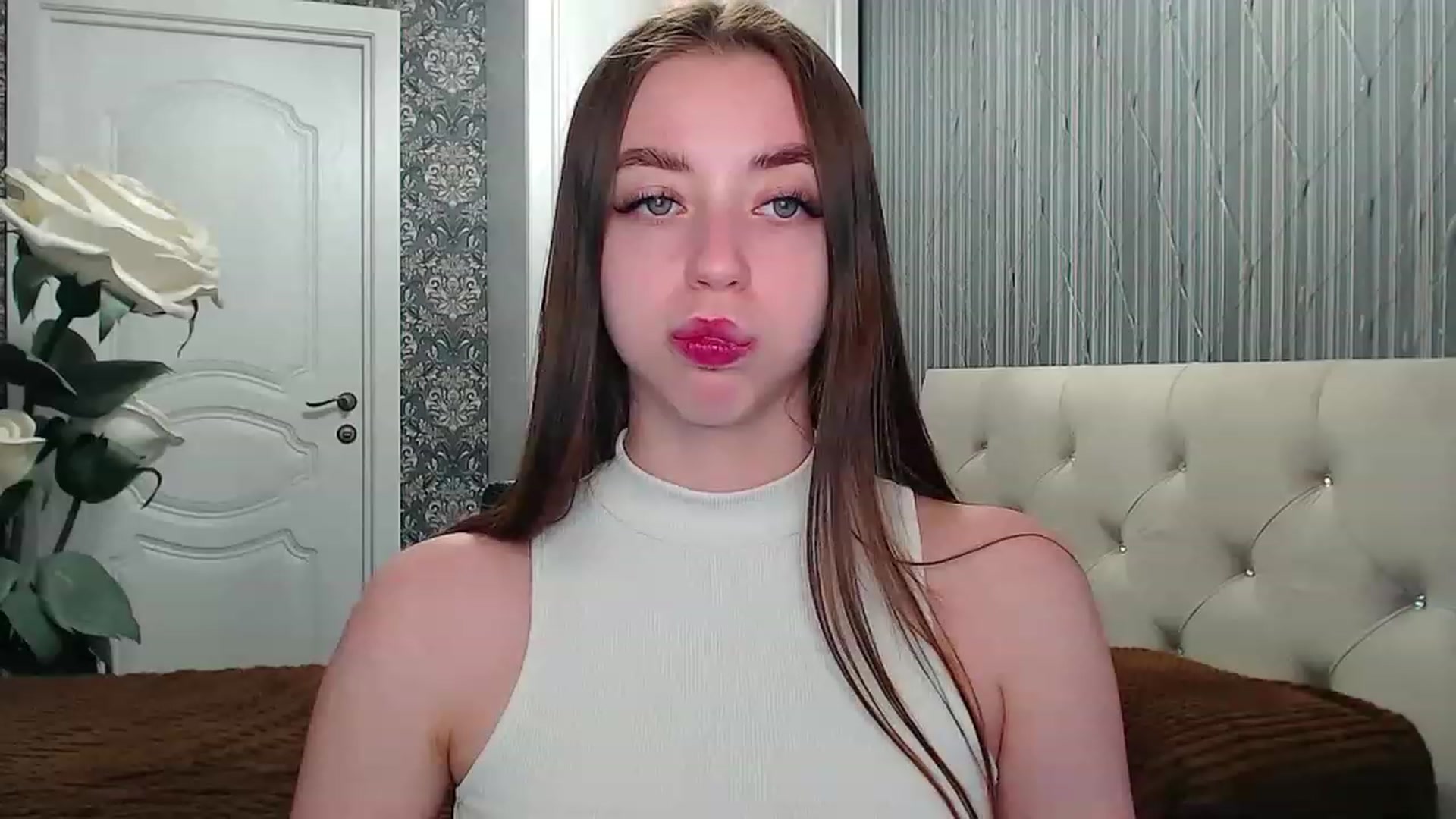 Gallery image thumbnail from EmeraldLilyyy's myfreecams stream on, 04/29/2023, 12:53 image 4 of 20