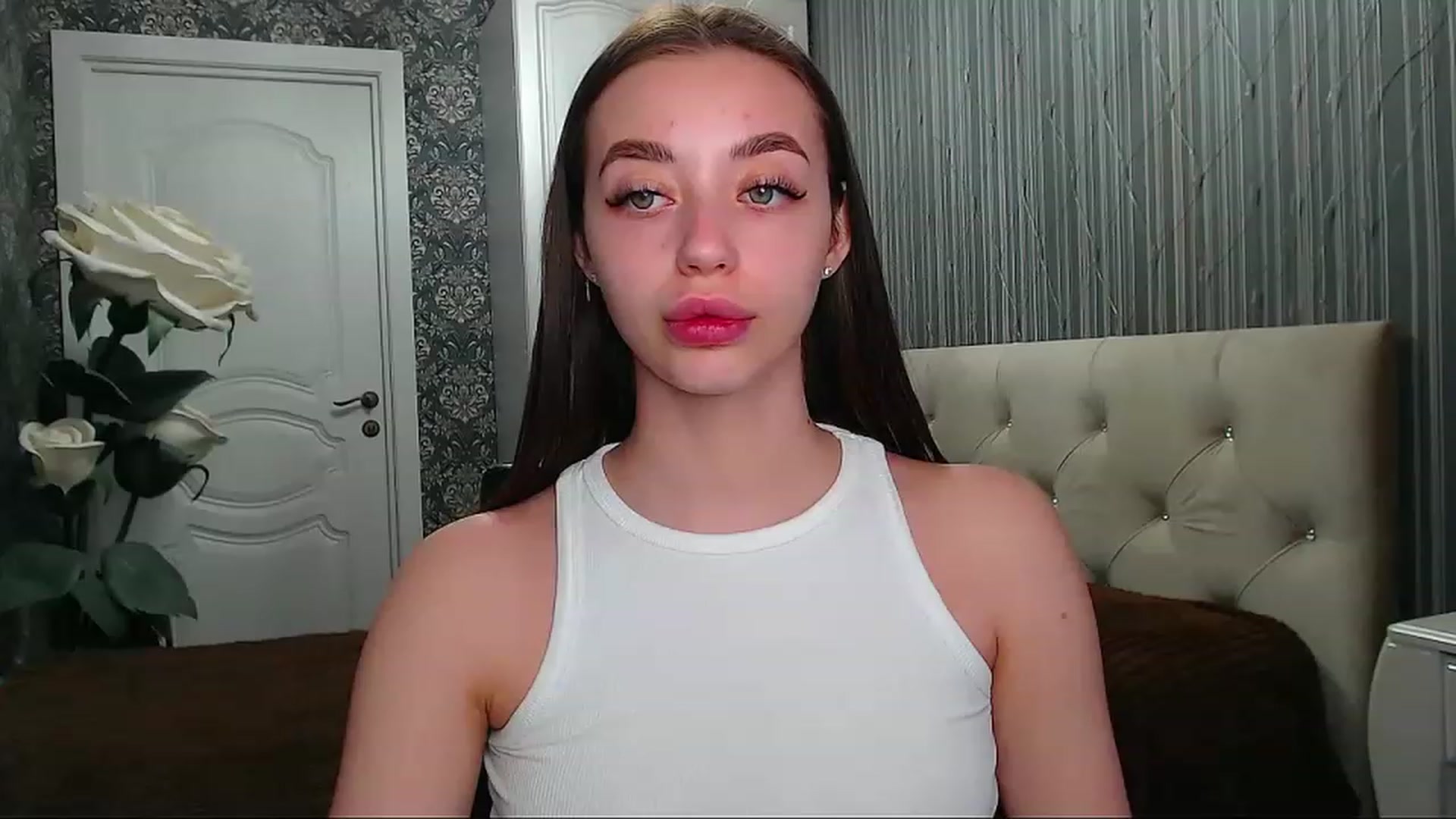 Gallery image thumbnail from EmeraldLilyyy's myfreecams stream on, 05/03/2023, 10:34 image 6 of 20
