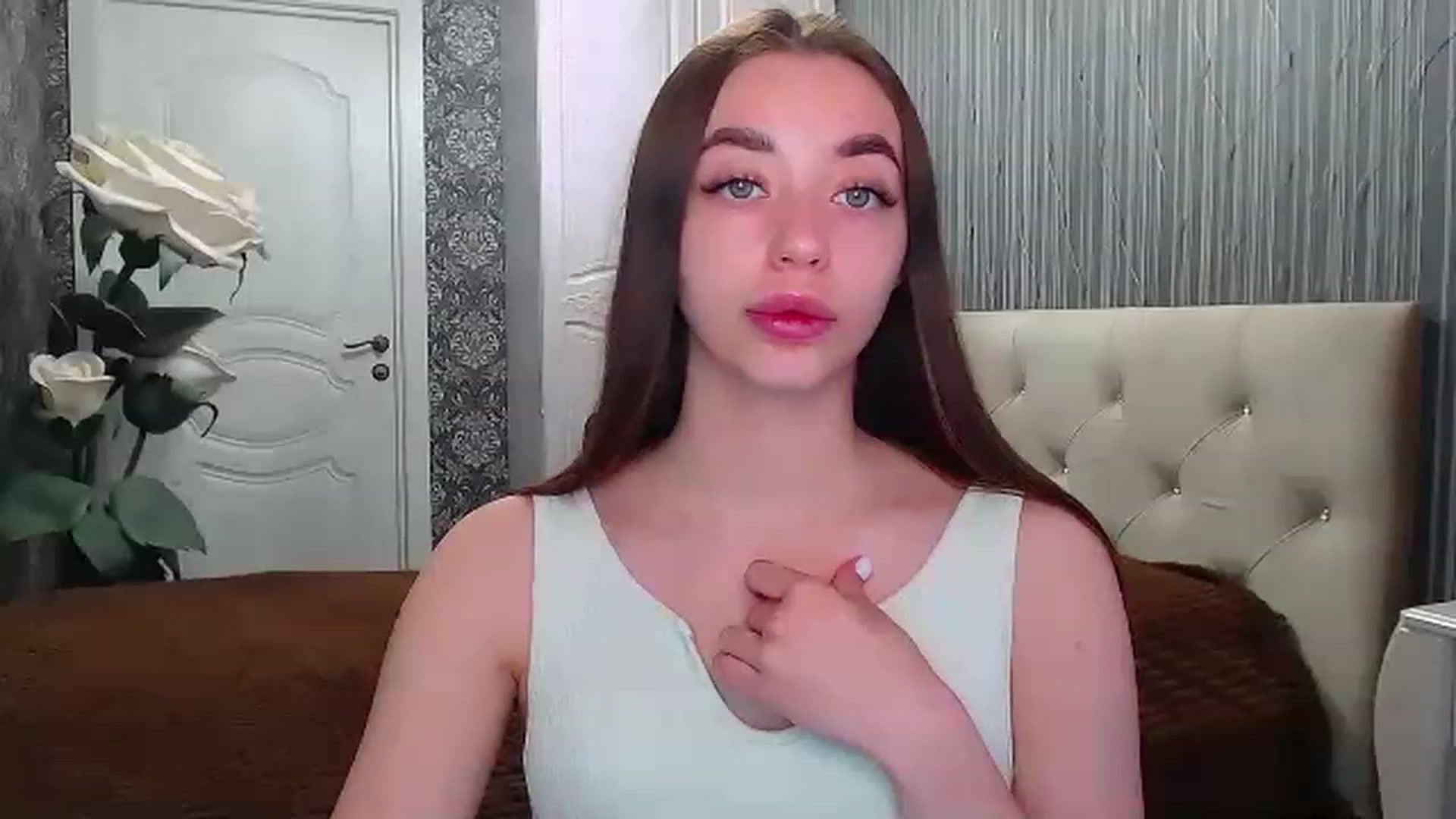 Gallery image thumbnail from EmeraldLilyyy's myfreecams stream on, 05/05/2023, 09:21 image 4 of 20