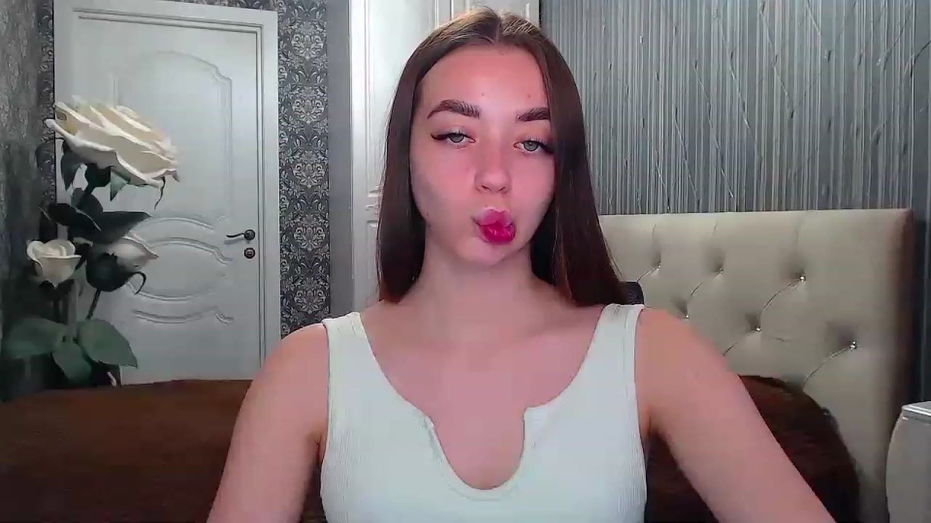 Gallery image thumbnail from EmeraldLilyyy's myfreecams stream on, 05/05/2023, 09:21 image 11 of 20