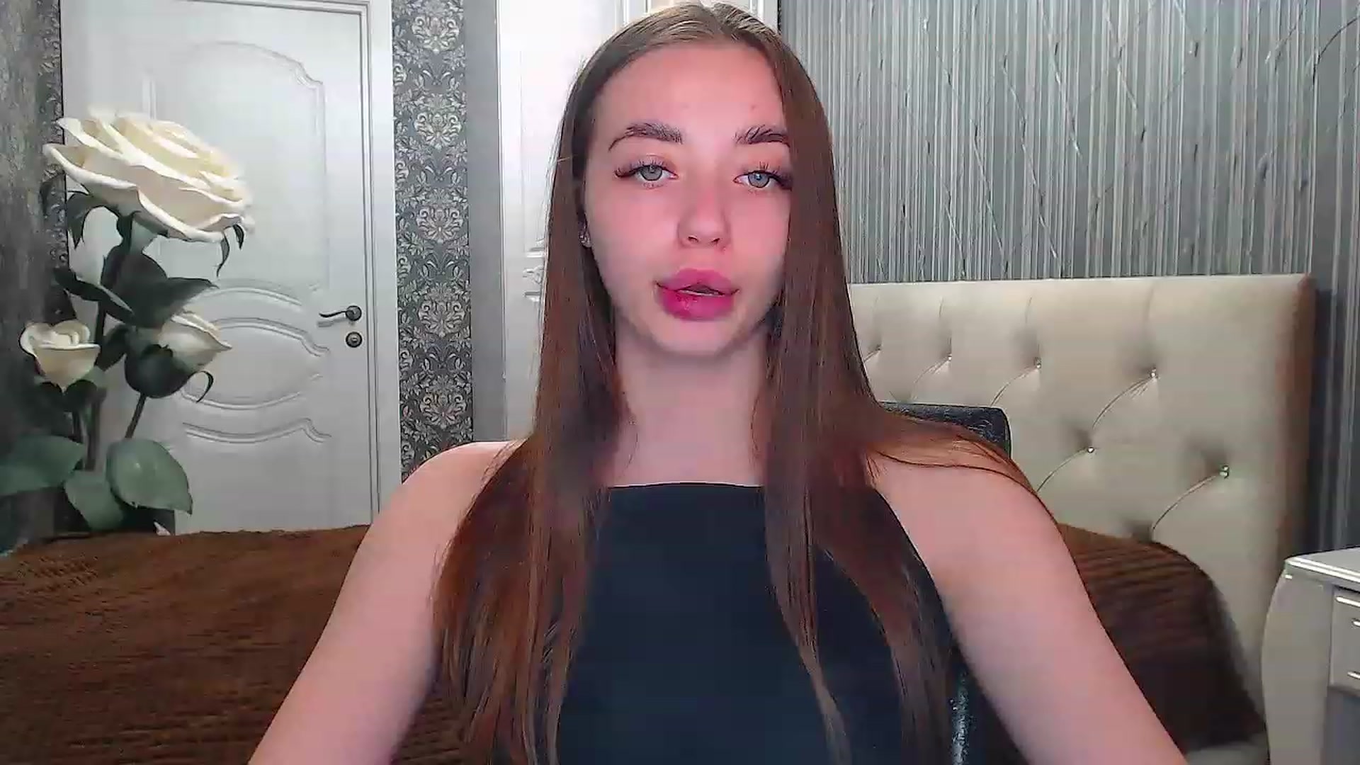Gallery image thumbnail from EmeraldLilyyy's myfreecams stream on, 05/06/2023, 11:11 image 11 of 20