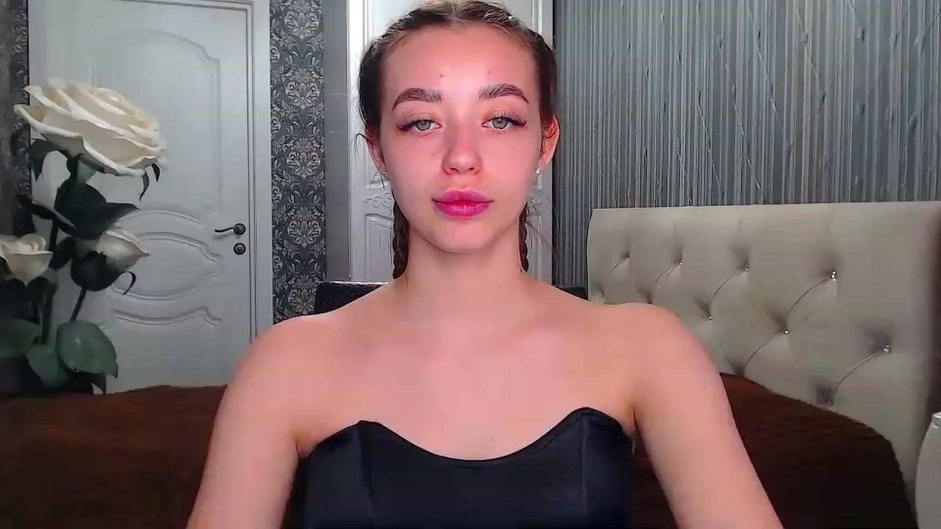 Gallery image thumbnail from EmeraldLilyyy's myfreecams stream on, 05/08/2023, 12:14 image 1 of 20