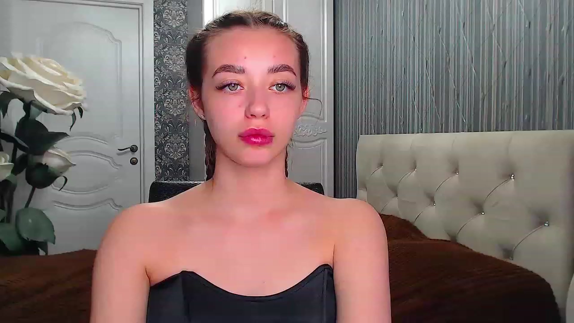 Gallery image thumbnail from EmeraldLilyyy's myfreecams stream on, 05/08/2023, 12:57 image 17 of 20