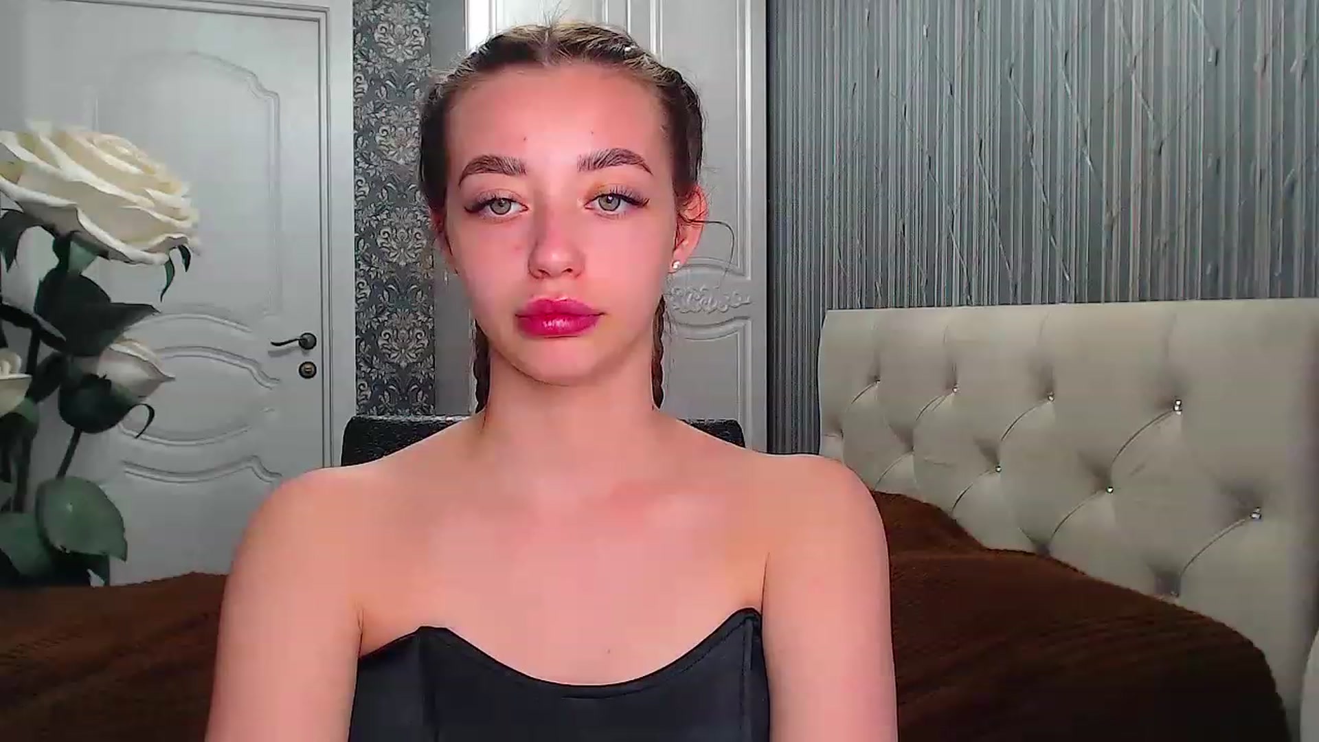 Gallery image thumbnail from EmeraldLilyyy's myfreecams stream on, 05/08/2023, 12:57 image 16 of 20