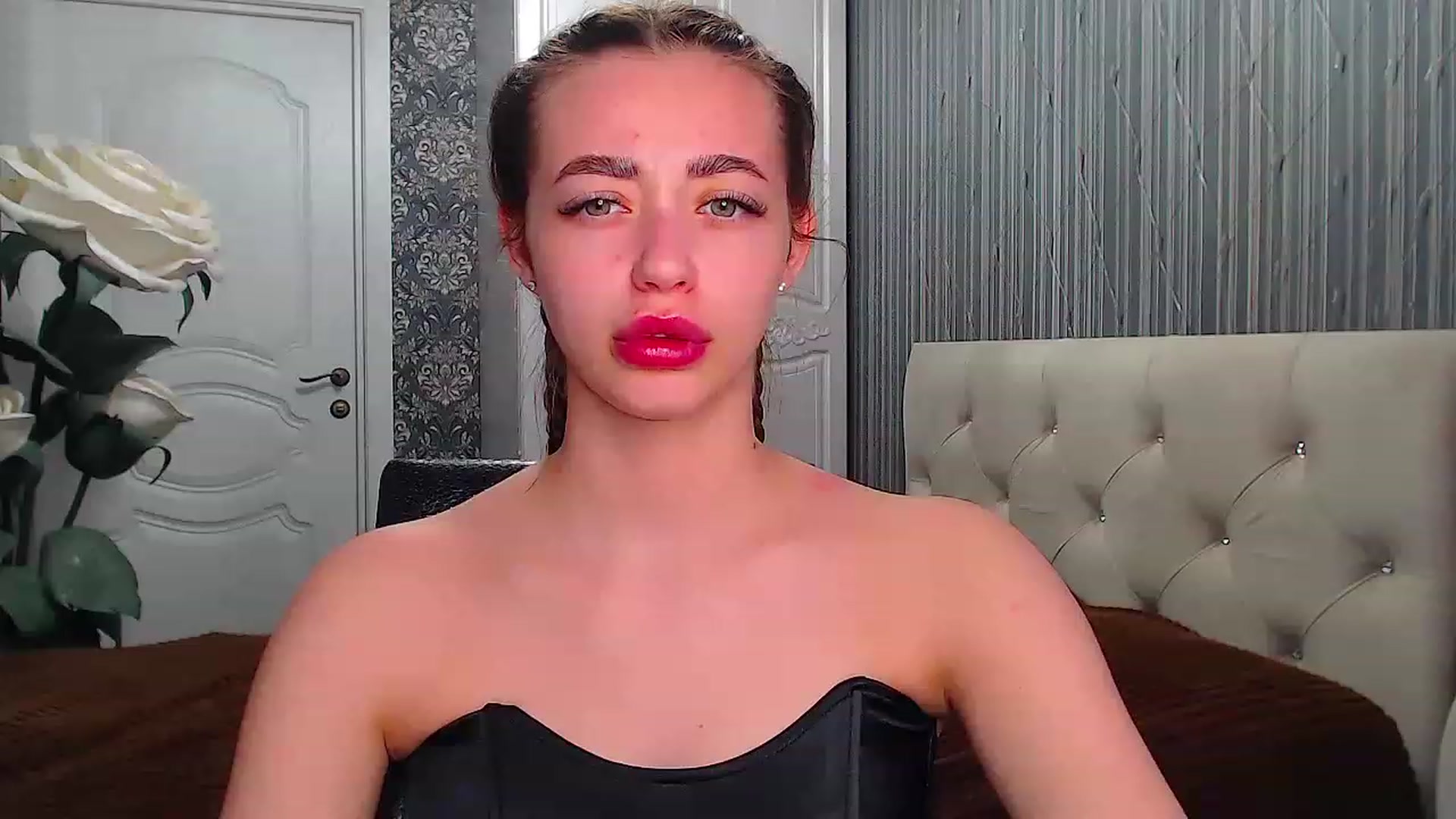 Gallery image thumbnail from EmeraldLilyyy's myfreecams stream on, 05/08/2023, 12:57 image 5 of 20