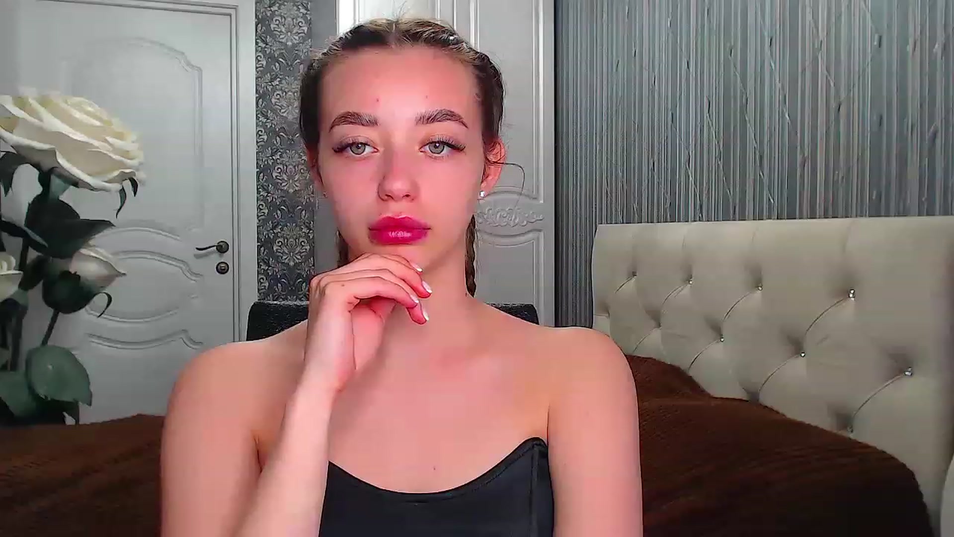 Gallery image thumbnail from EmeraldLilyyy's myfreecams stream on, 05/08/2023, 12:57 image 18 of 20