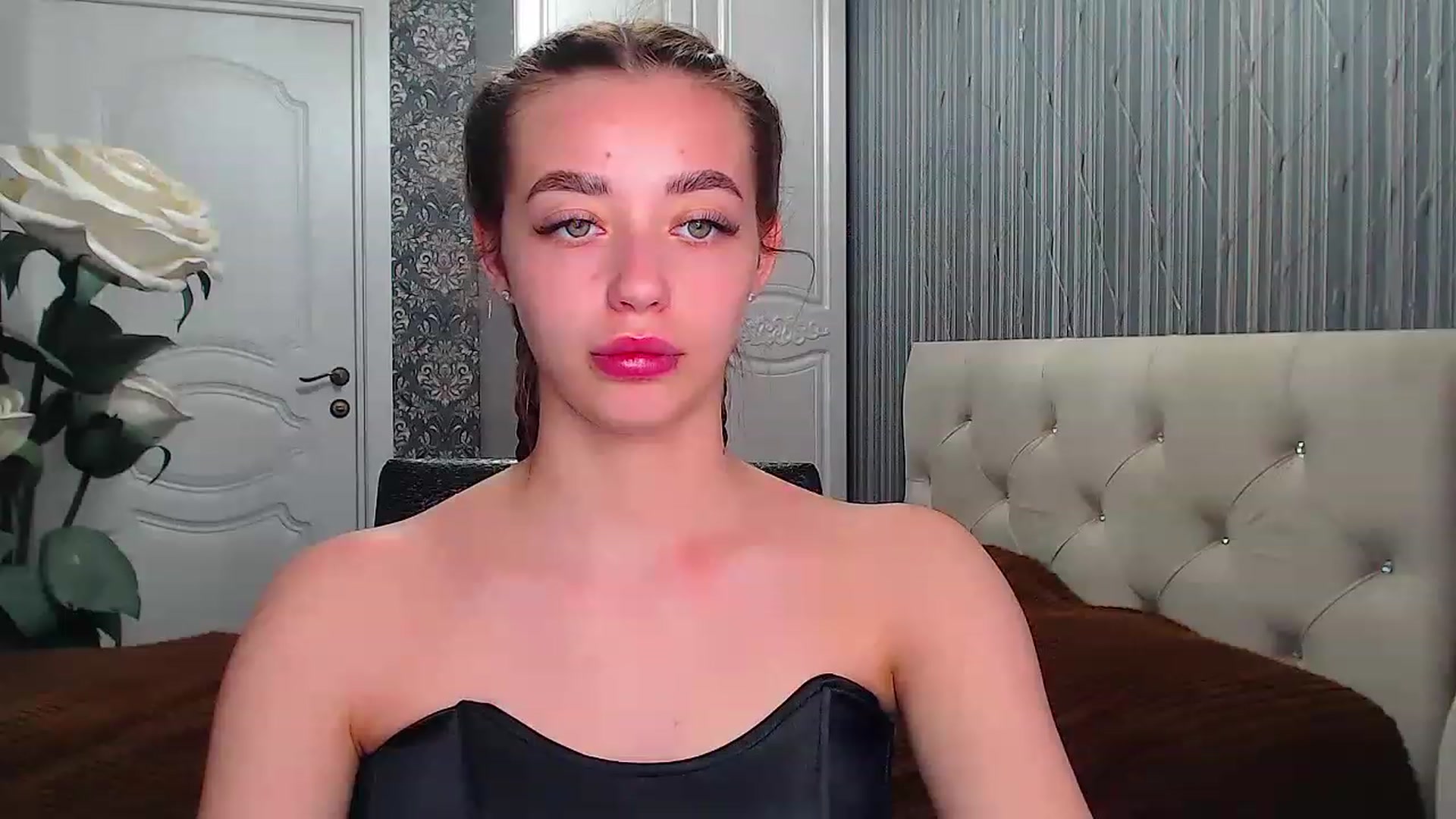 Gallery image thumbnail from EmeraldLilyyy's myfreecams stream on, 05/08/2023, 12:57 image 14 of 20