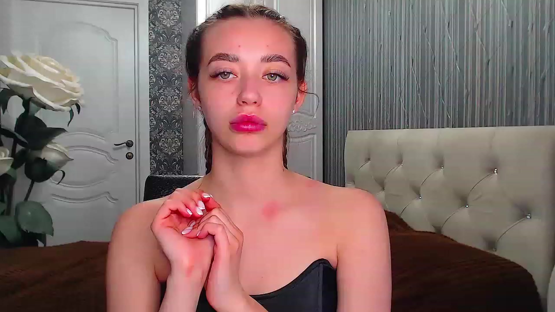 Gallery image thumbnail from EmeraldLilyyy's myfreecams stream on, 05/08/2023, 12:57 image 8 of 20