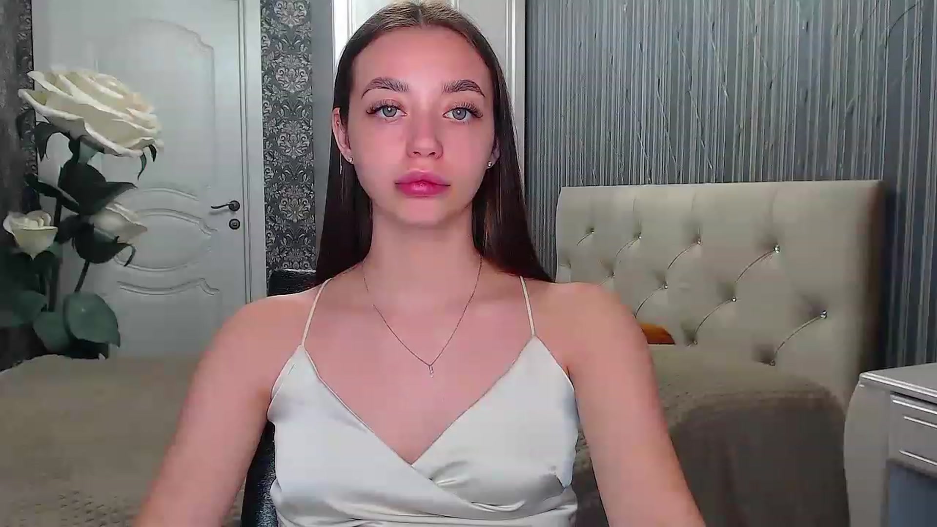 Gallery image thumbnail from EmeraldLilyyy's myfreecams stream on, 05/13/2023, 12:06 image 10 of 20