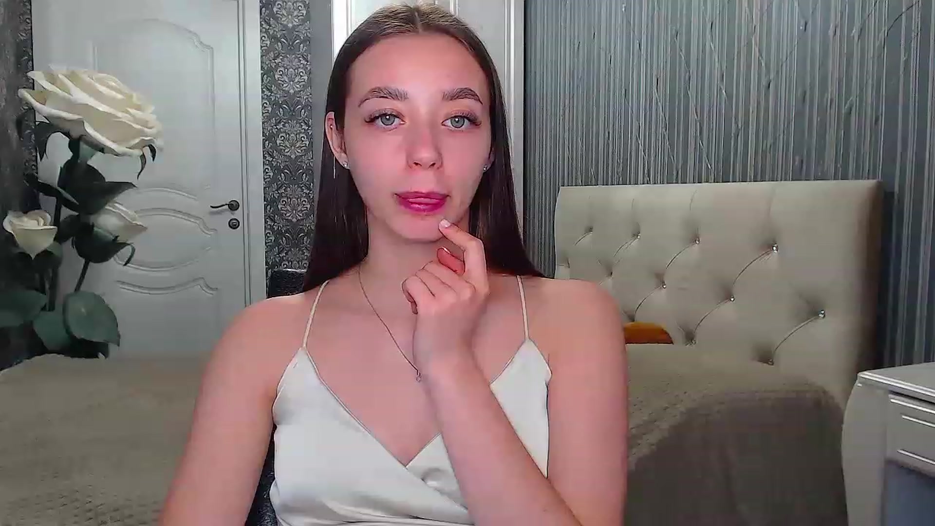 Gallery image thumbnail from EmeraldLilyyy's myfreecams stream on, 05/13/2023, 12:06 image 18 of 20