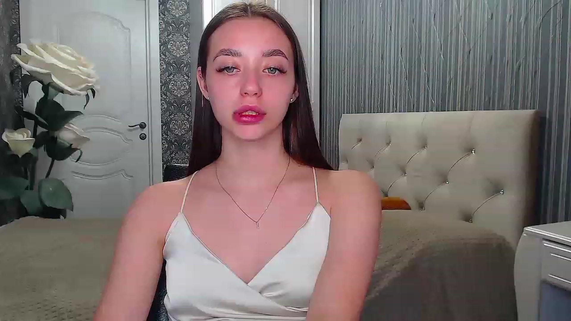 Gallery image thumbnail from EmeraldLilyyy's myfreecams stream on, 05/13/2023, 12:06 image 13 of 20