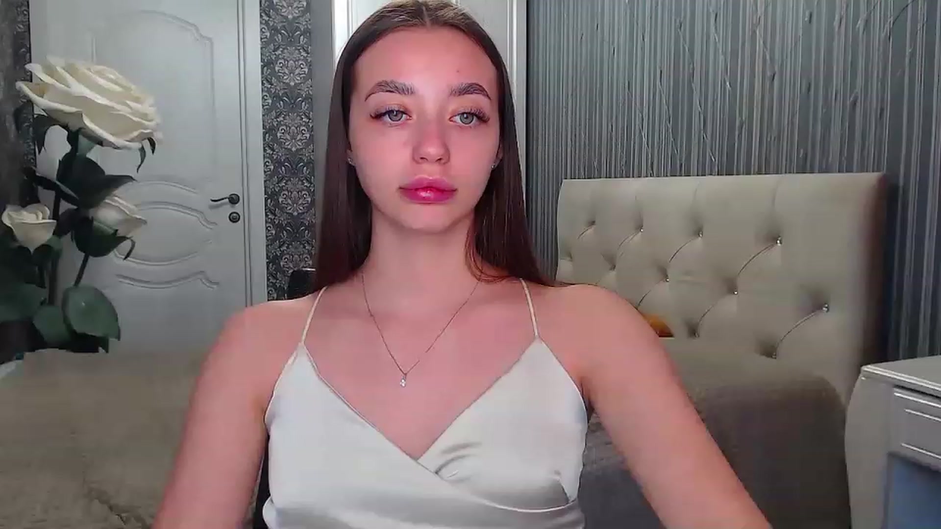 Gallery image thumbnail from EmeraldLilyyy's myfreecams stream on, 05/13/2023, 12:52 image 10 of 20