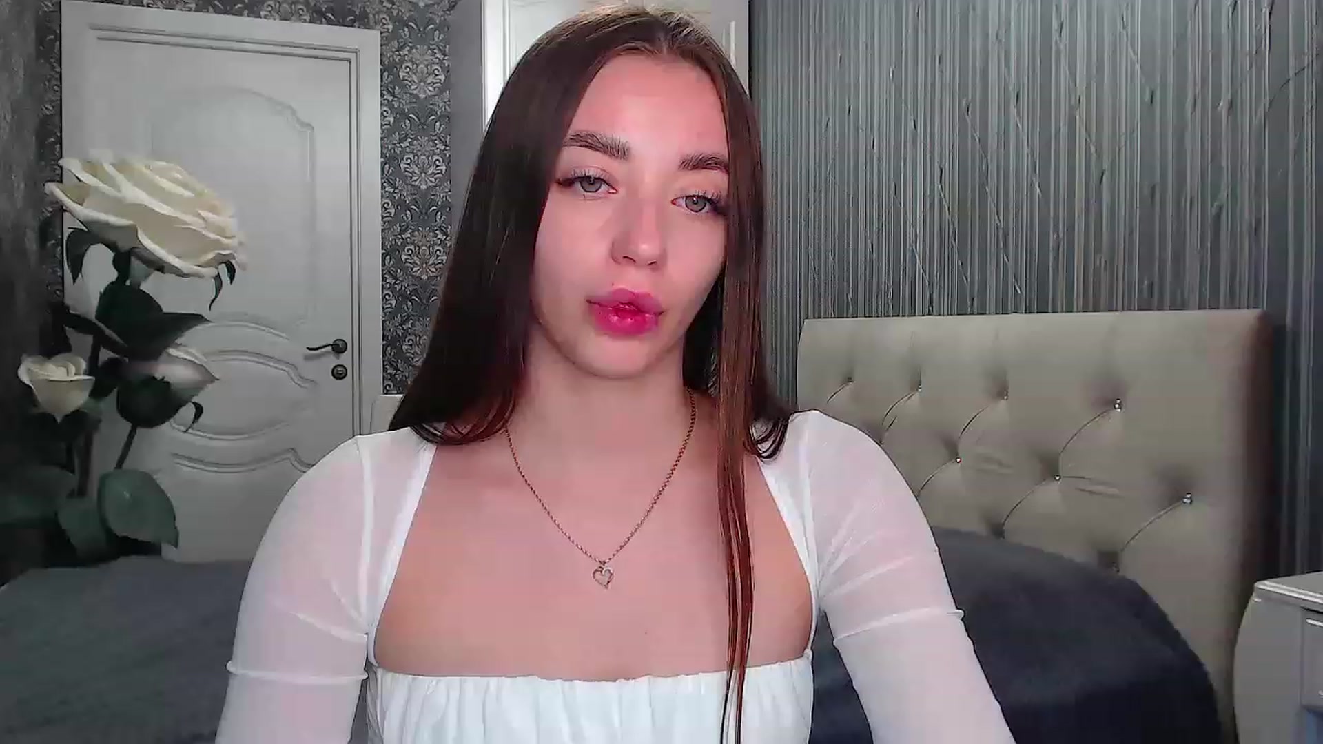 Gallery image thumbnail from EmeraldLilyyy's myfreecams stream on, 05/16/2023, 11:14 image 5 of 20