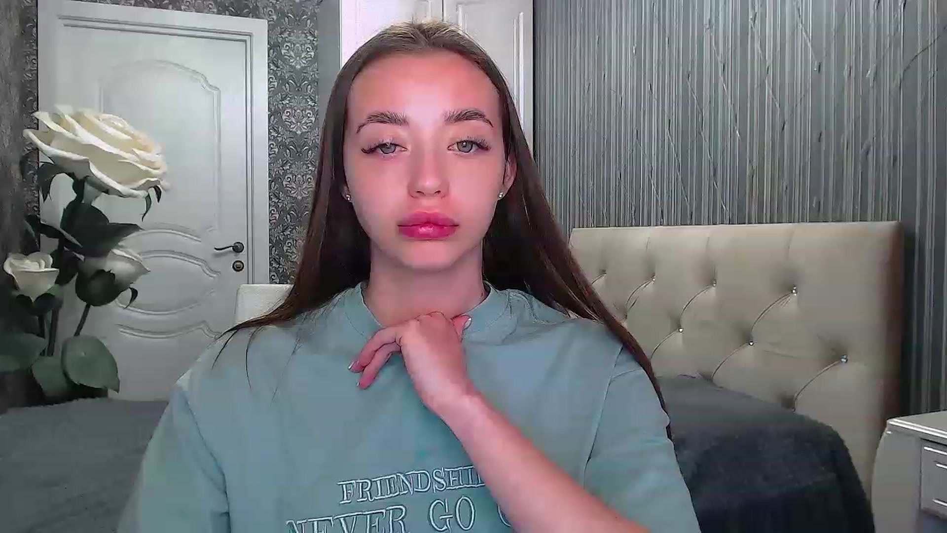 Gallery image thumbnail from EmeraldLilyyy's myfreecams stream on, 05/17/2023, 13:01 image 17 of 20