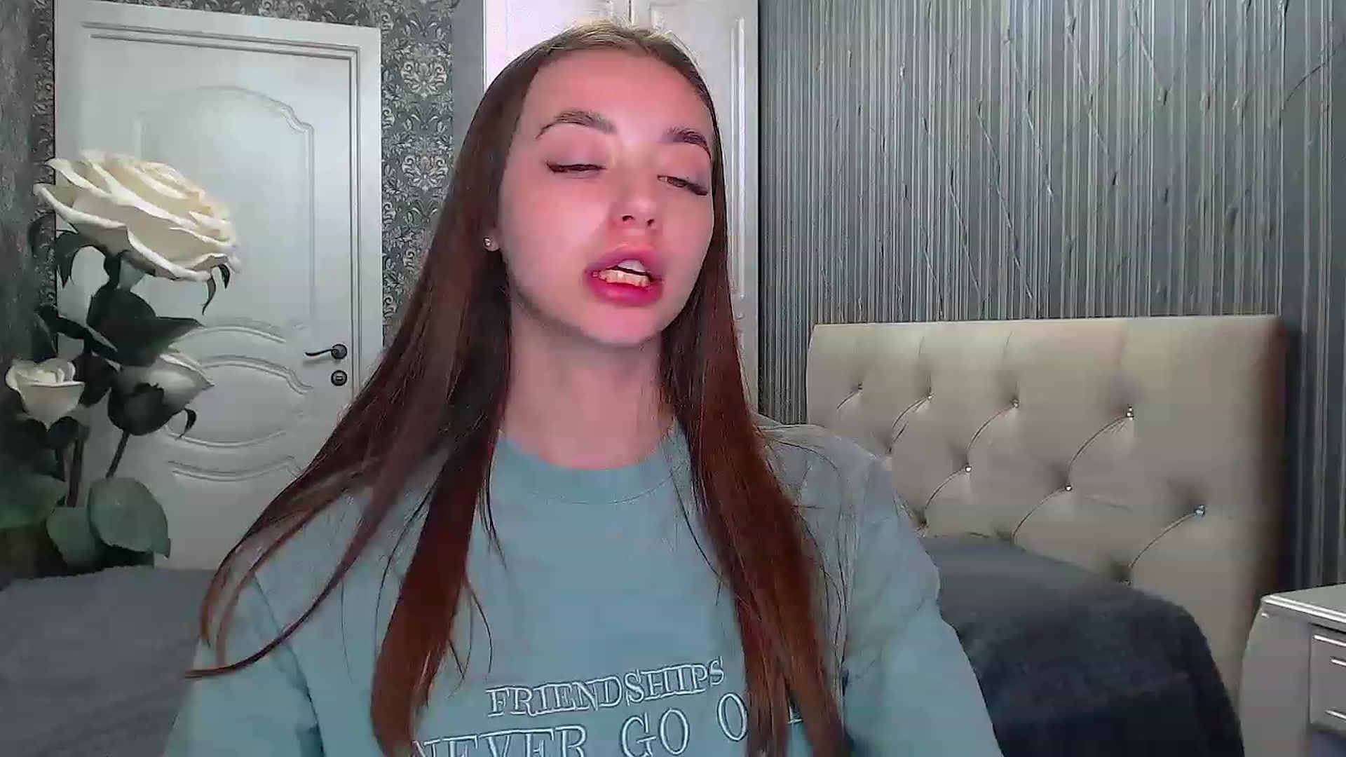 Gallery image thumbnail from EmeraldLilyyy's myfreecams stream on, 05/17/2023, 13:01 image 16 of 20