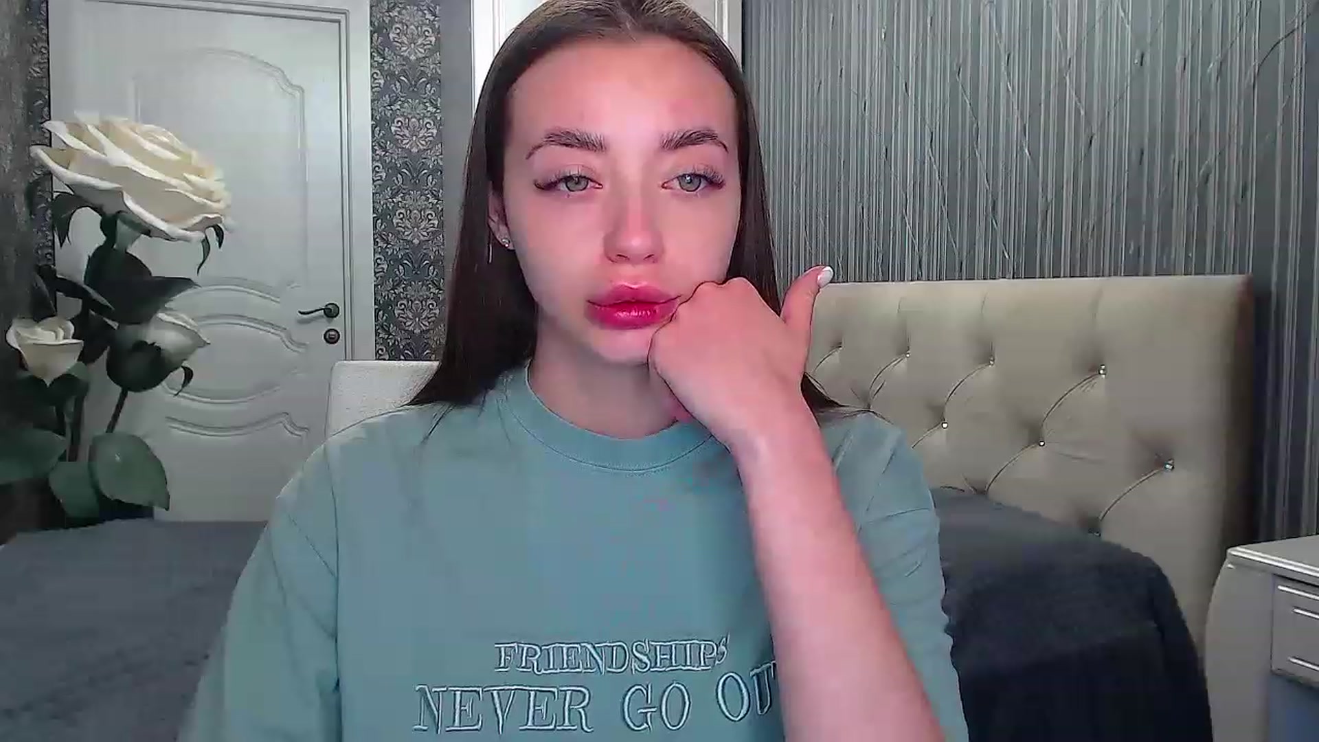 Gallery image thumbnail from EmeraldLilyyy's myfreecams stream on, 05/17/2023, 13:01 image 7 of 20