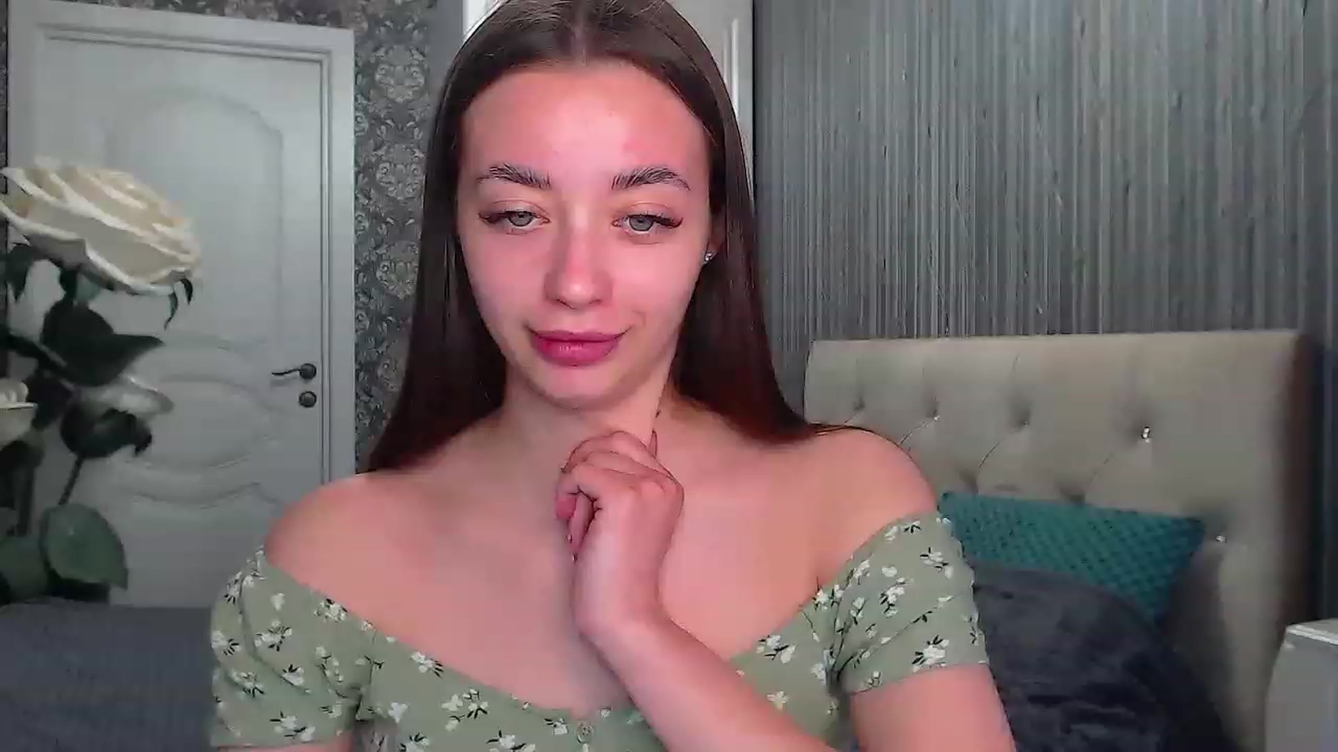 Gallery image thumbnail from EmeraldLilyyy's myfreecams stream on, 05/19/2023, 10:15 image 6 of 20