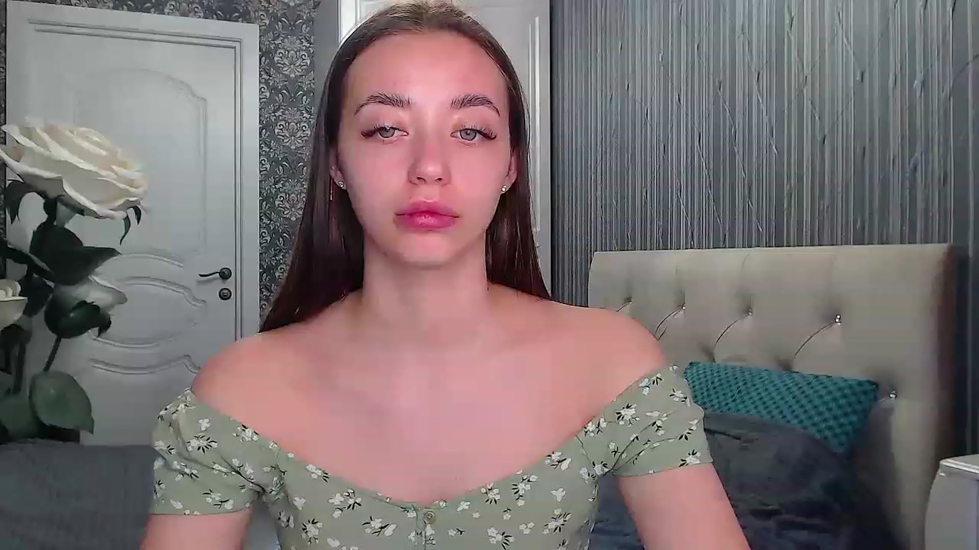 Gallery image thumbnail from EmeraldLilyyy's myfreecams stream on, 05/19/2023, 10:15 image 3 of 20