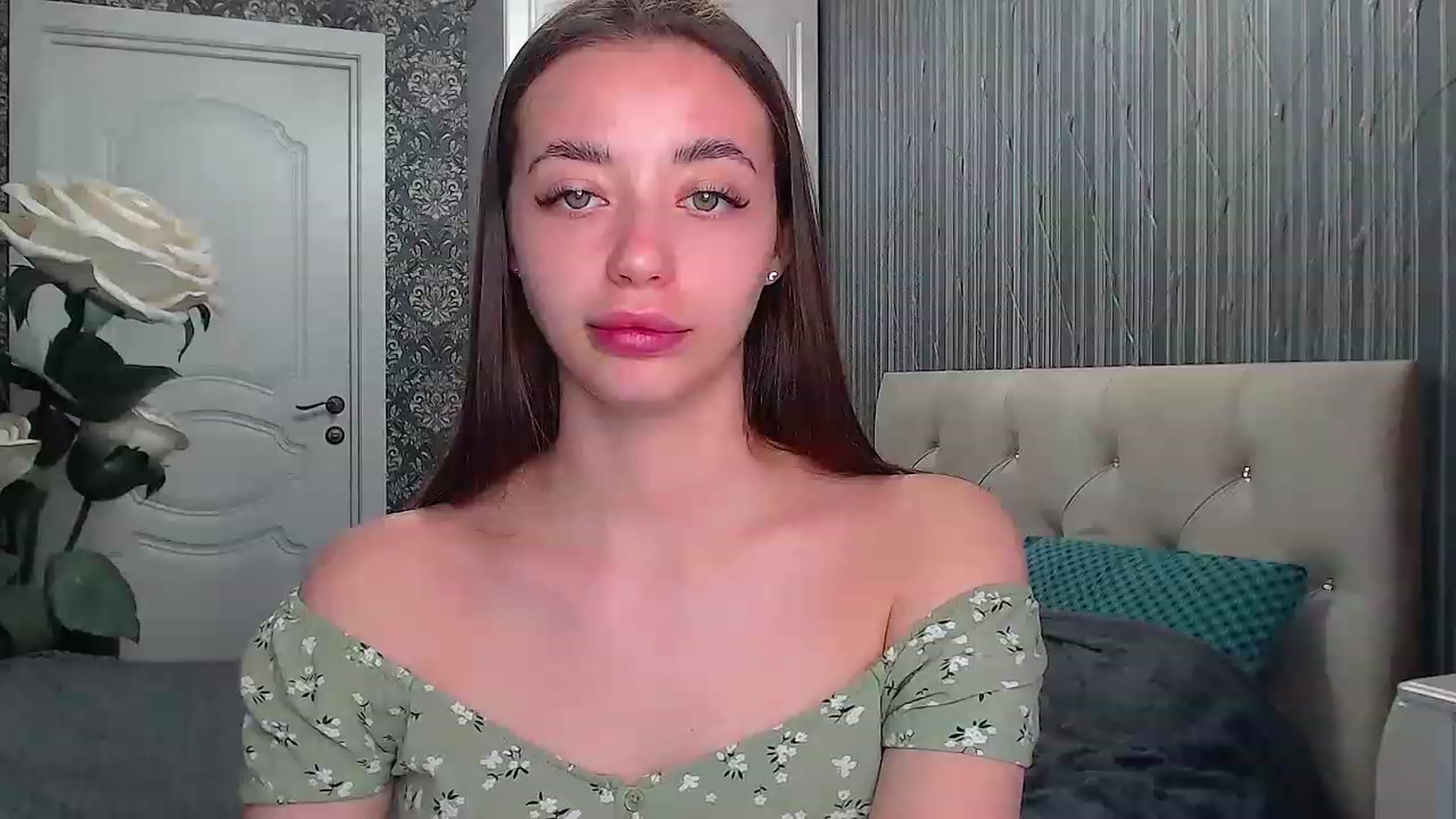 Gallery image thumbnail from EmeraldLilyyy's myfreecams stream on, 05/19/2023, 10:15 image 9 of 20