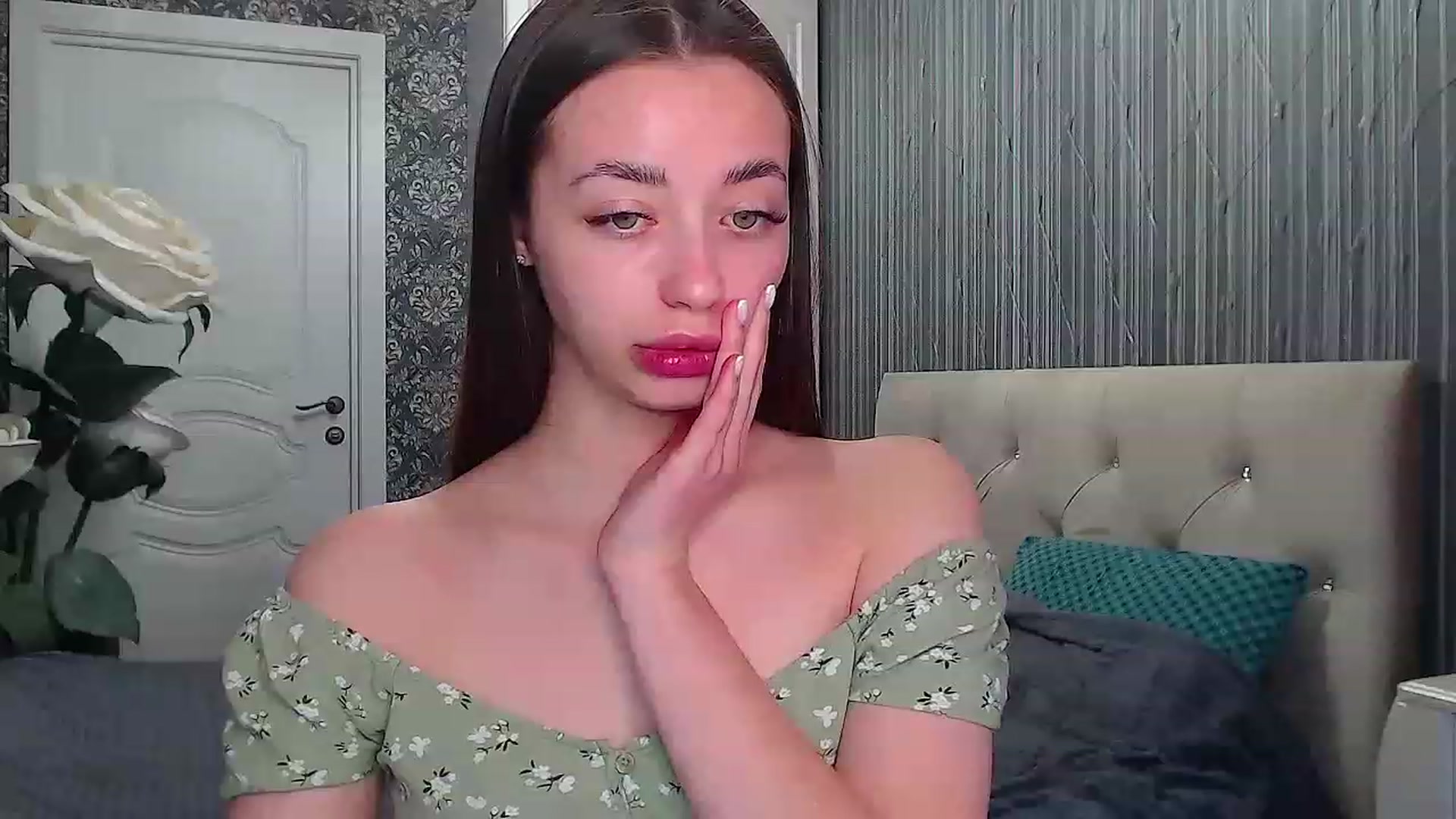 Gallery image thumbnail from EmeraldLilyyy's myfreecams stream on, 05/19/2023, 10:15 image 4 of 20