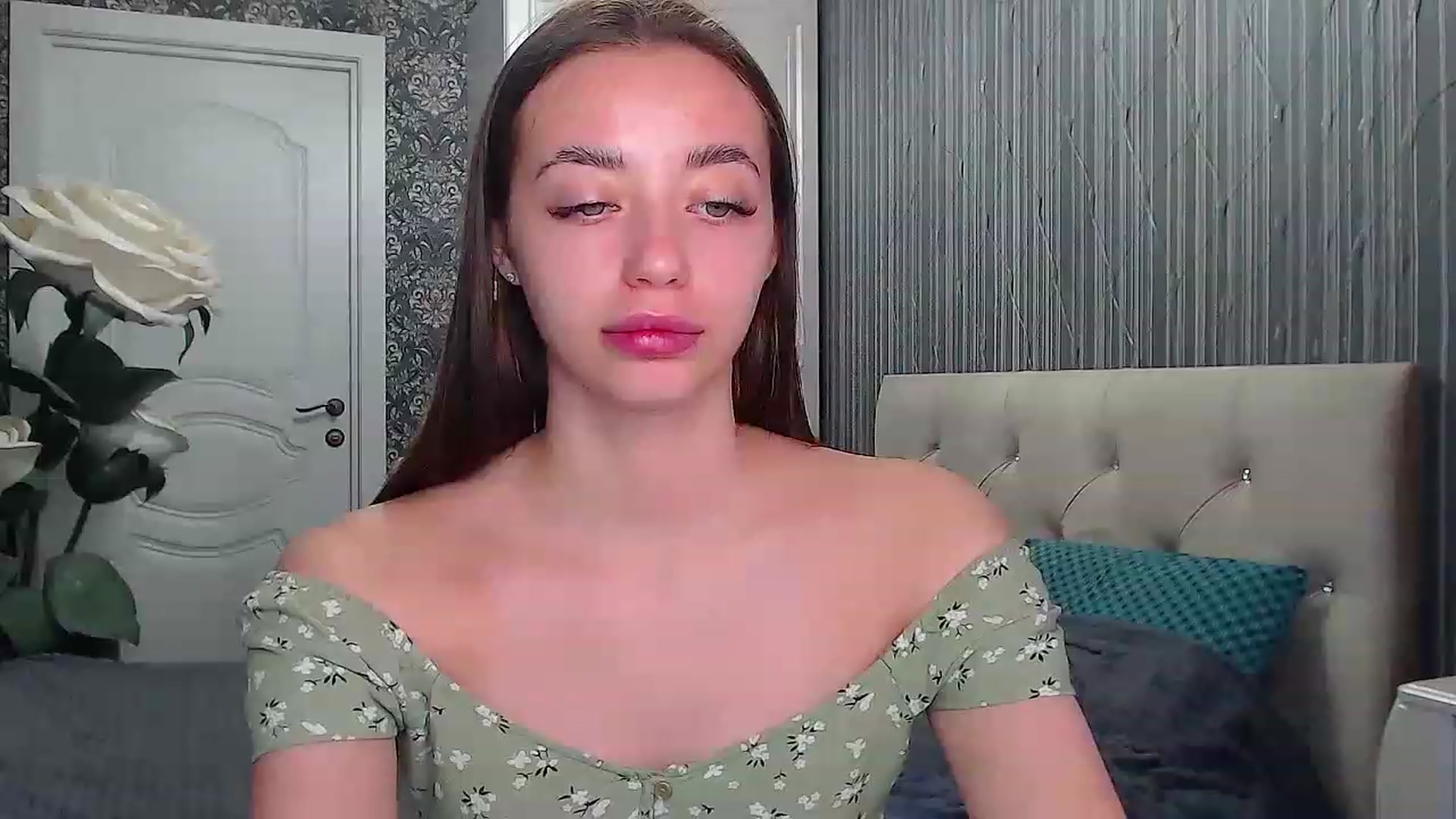 Gallery image thumbnail from EmeraldLilyyy's myfreecams stream on, 05/19/2023, 10:15 image 2 of 20