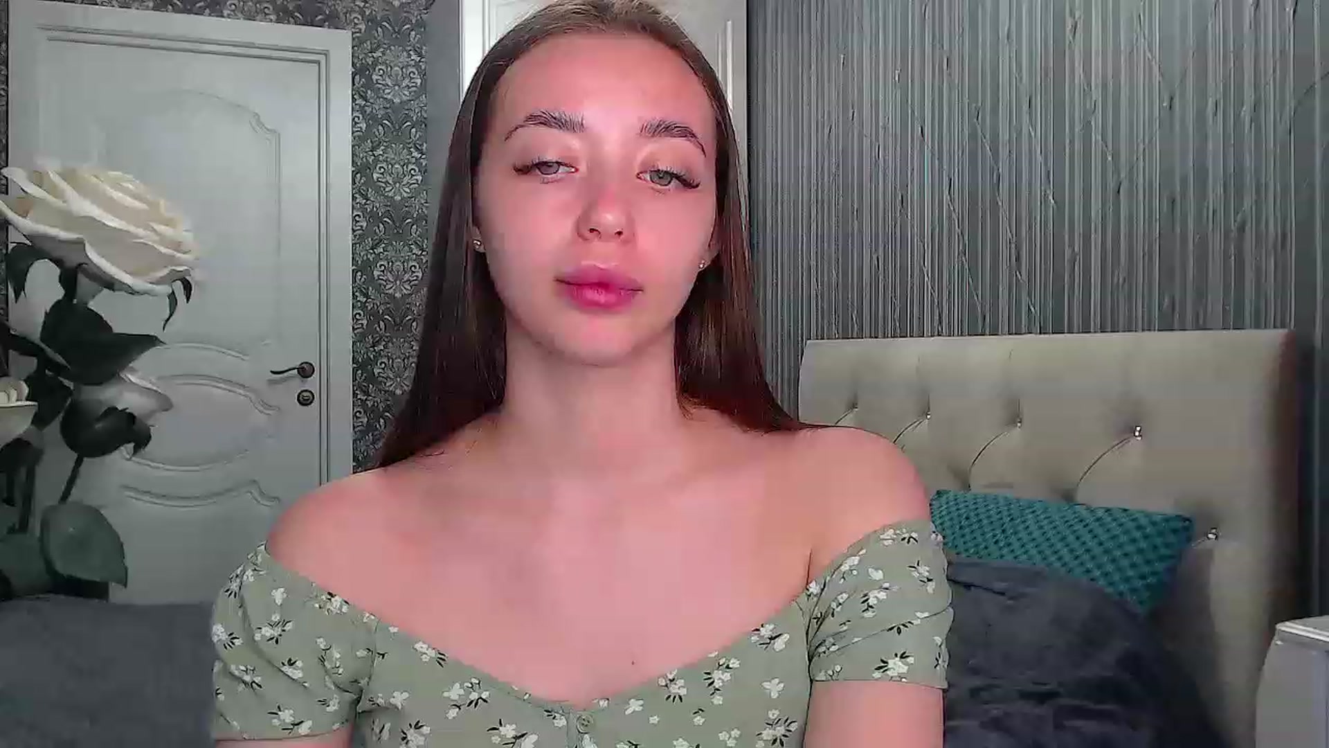 Gallery image thumbnail from EmeraldLilyyy's myfreecams stream on, 05/19/2023, 10:15 image 7 of 20