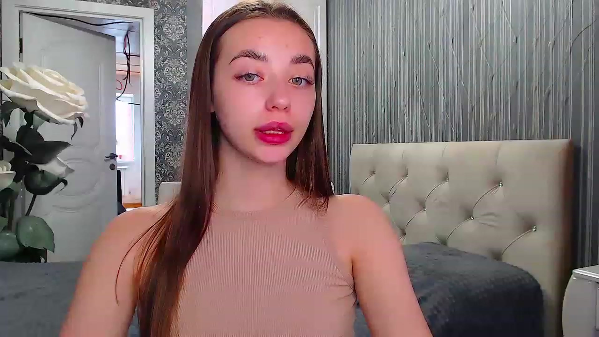 Gallery image thumbnail from EmeraldLilyyy's myfreecams stream on, 05/28/2023, 10:34 image 3 of 20