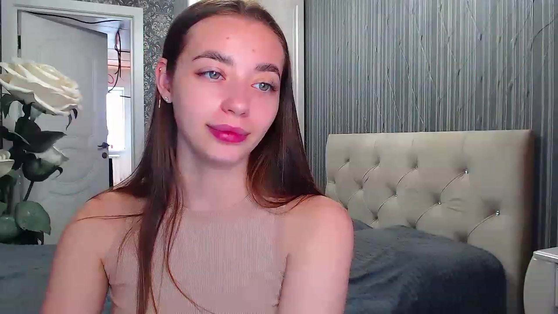 Gallery image thumbnail from EmeraldLilyyy's myfreecams stream on, 05/28/2023, 10:34 image 15 of 20