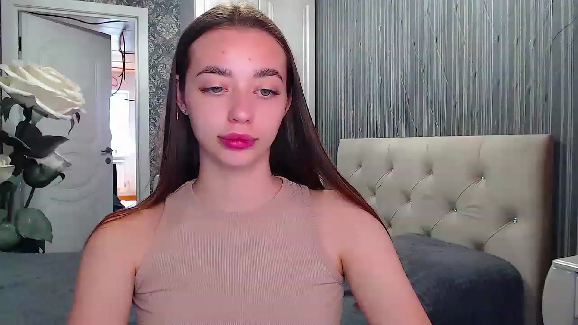 Gallery image thumbnail from EmeraldLilyyy's myfreecams stream on, 05/28/2023, 10:34 image 19 of 20