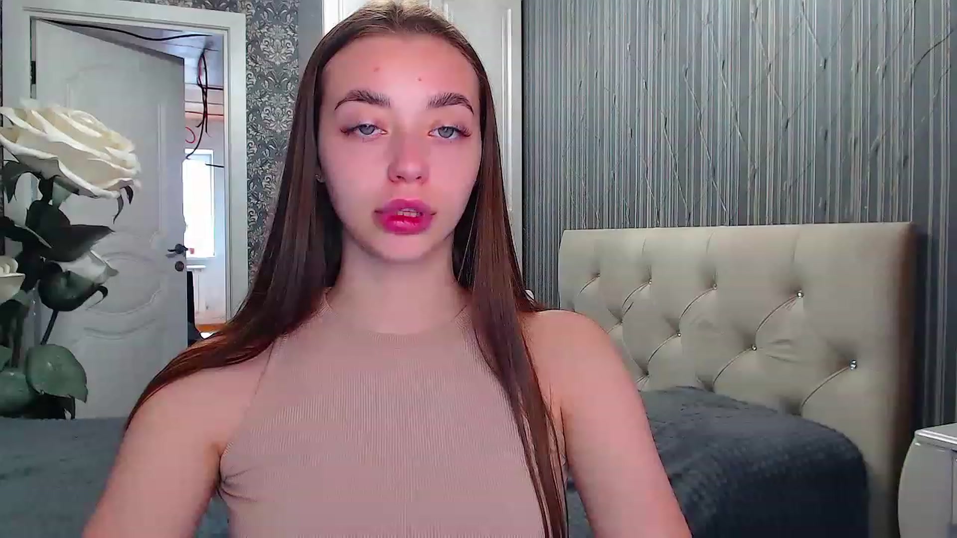 Gallery image thumbnail from EmeraldLilyyy's myfreecams stream on, 05/28/2023, 10:34 image 8 of 20