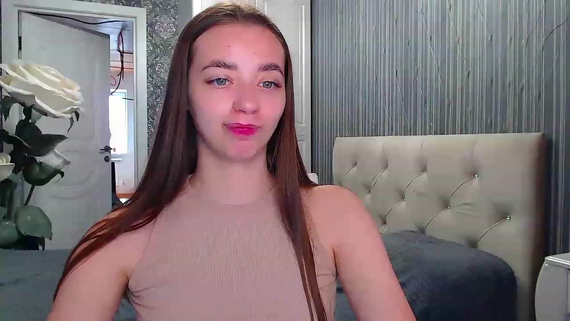 Gallery image thumbnail from EmeraldLilyyy's myfreecams stream on, 05/28/2023, 10:34 image 9 of 20