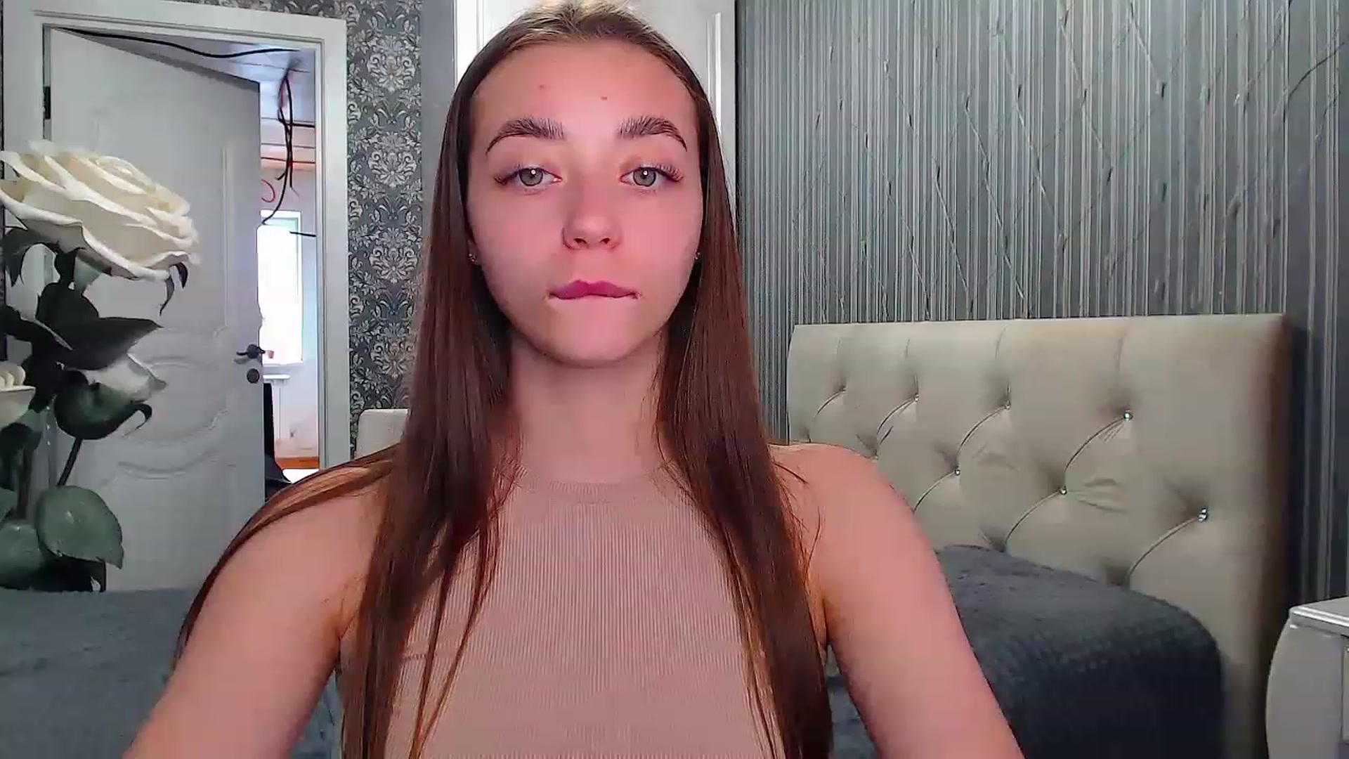Gallery image thumbnail from EmeraldLilyyy's myfreecams stream on, 05/28/2023, 10:34 image 4 of 20