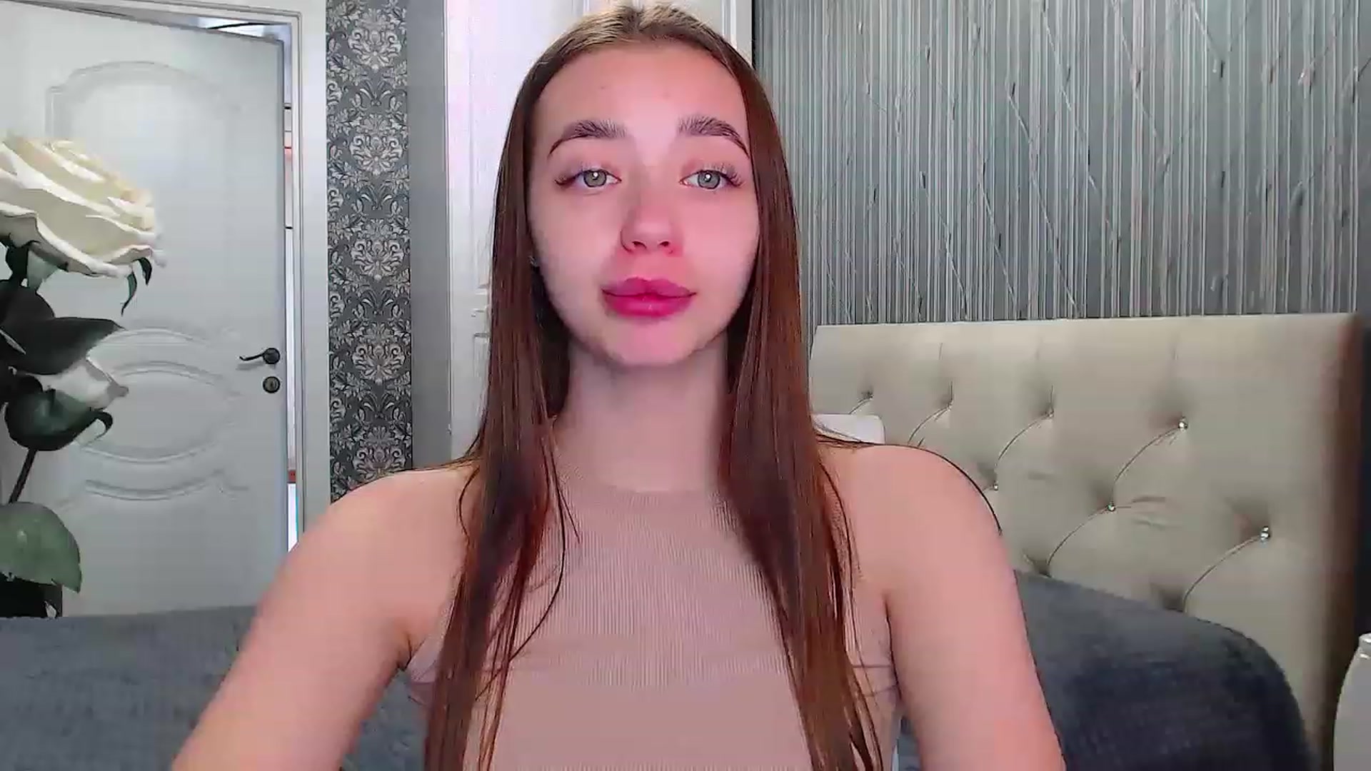 Gallery image thumbnail from EmeraldLilyyy's myfreecams stream on, 05/28/2023, 11:40 image 19 of 20