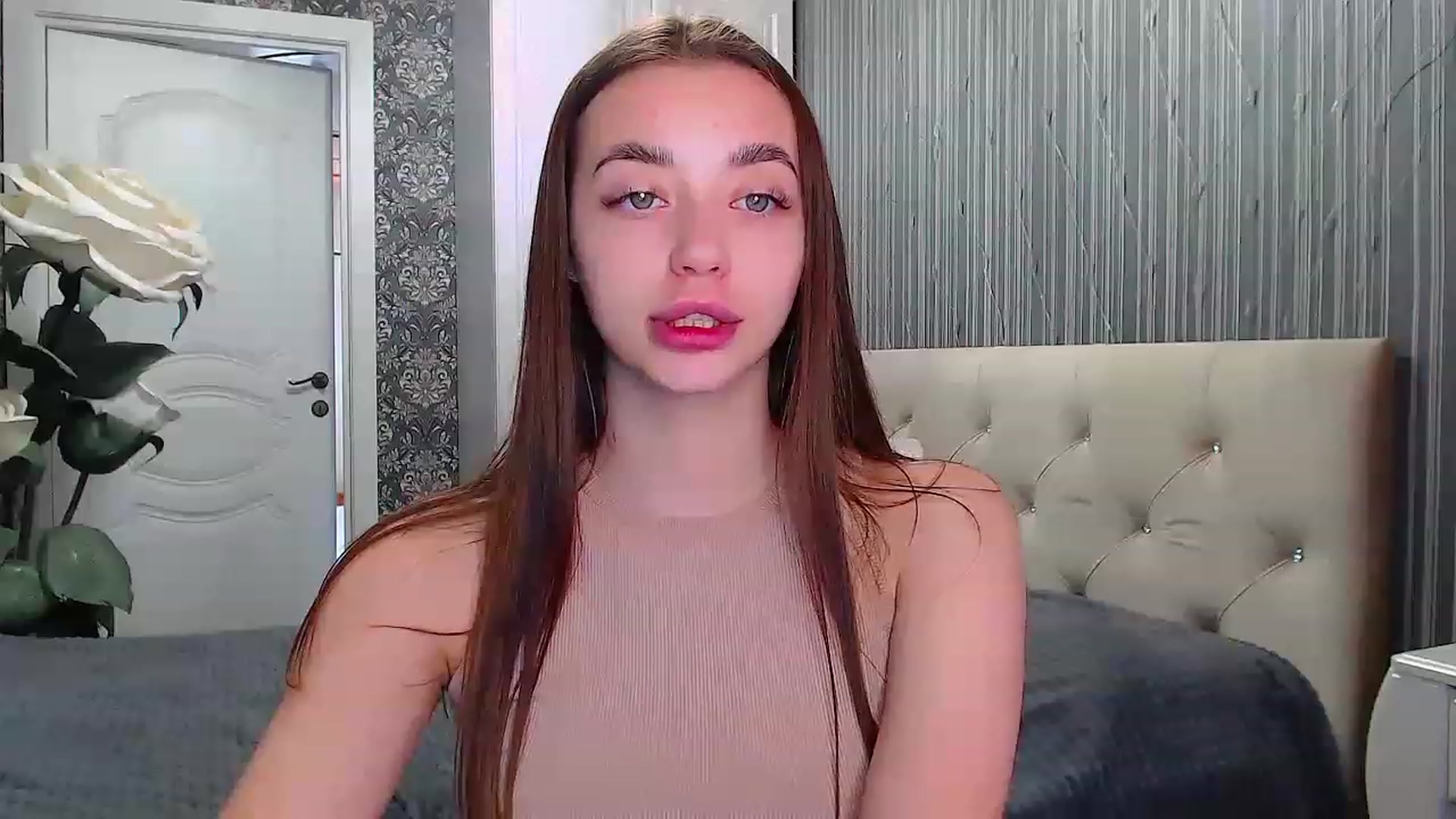Gallery image thumbnail from EmeraldLilyyy's myfreecams stream on, 05/28/2023, 11:40 image 13 of 20