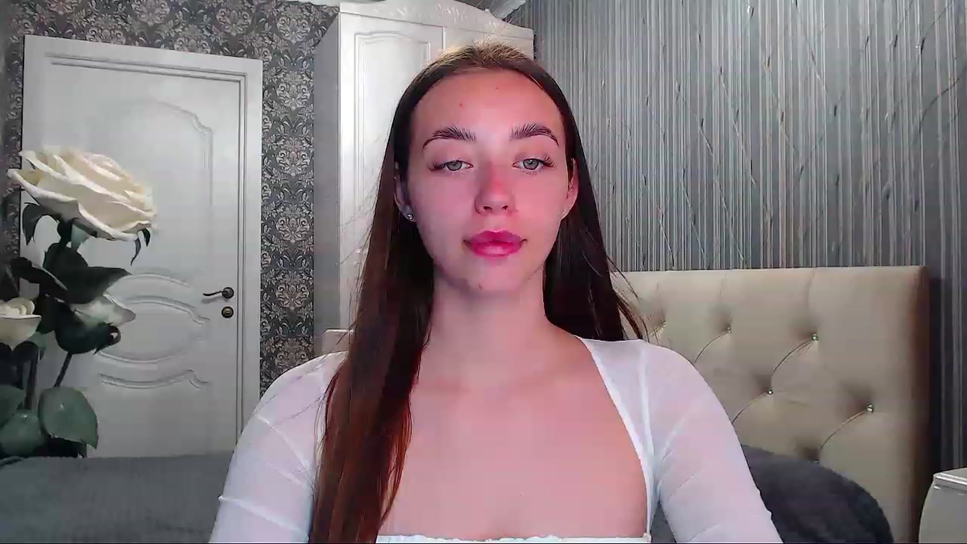 Gallery image thumbnail from EmeraldLilyyy's myfreecams stream on, 06/05/2023, 13:13 image 13 of 20