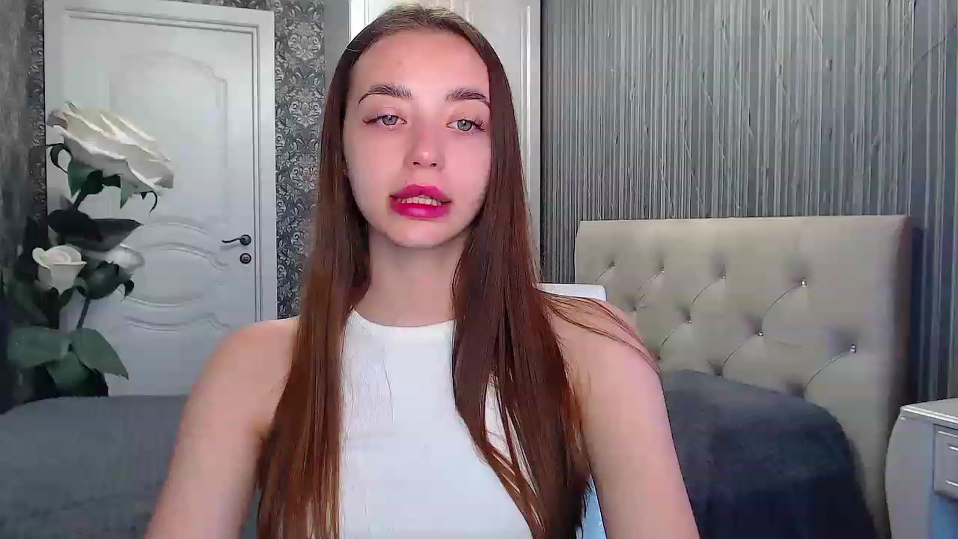 Gallery image thumbnail from EmeraldLilyyy's myfreecams stream on, 06/06/2023, 08:40 image 7 of 20
