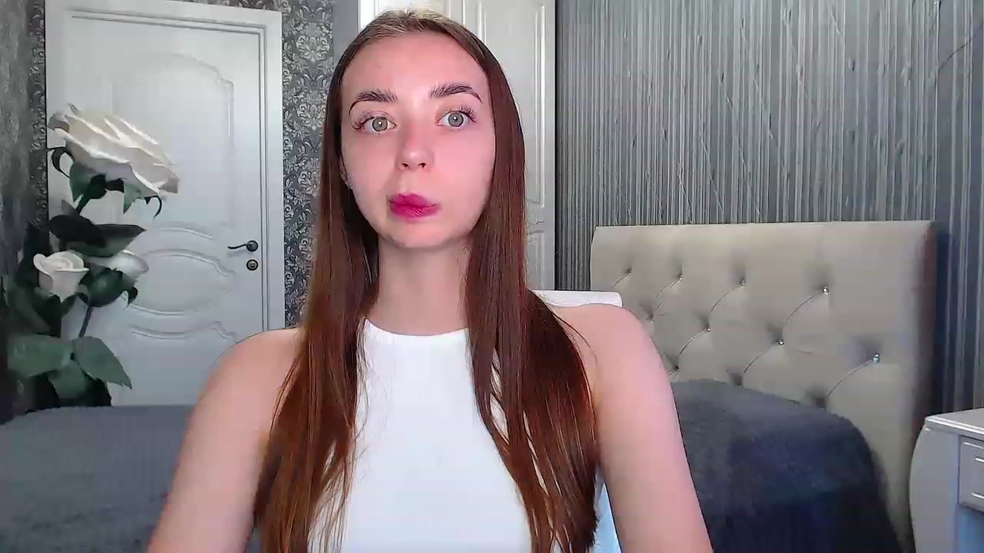 Gallery image thumbnail from EmeraldLilyyy's myfreecams stream on, 06/06/2023, 08:40 image 19 of 20
