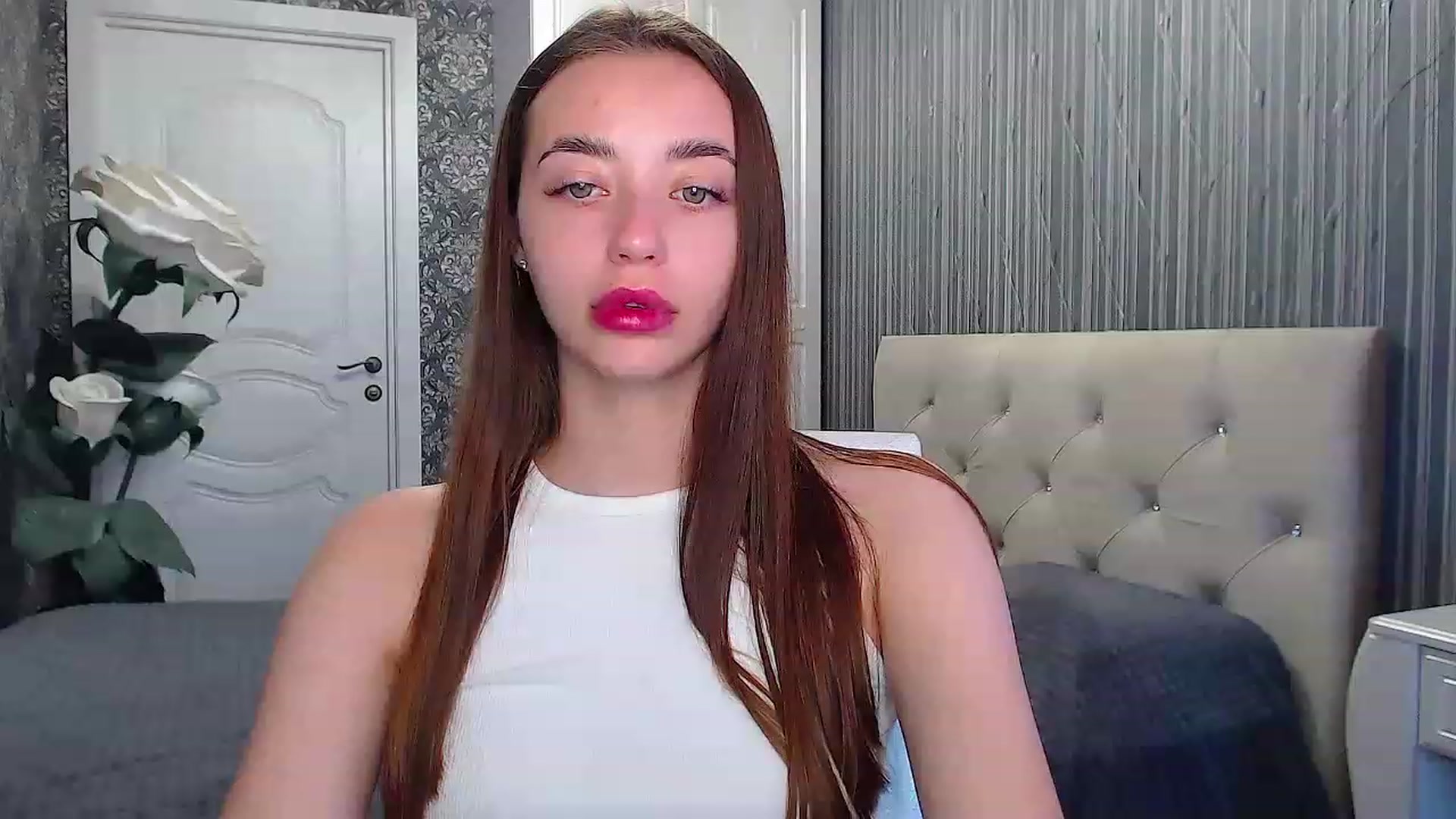 Gallery image thumbnail from EmeraldLilyyy's myfreecams stream on, 06/06/2023, 08:40 image 6 of 20