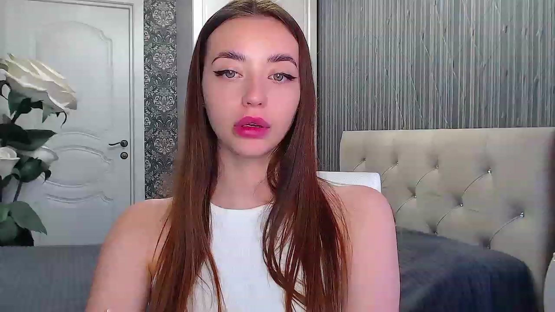 Gallery image thumbnail from EmeraldLilyyy's myfreecams stream on, 06/06/2023, 12:02 image 15 of 20