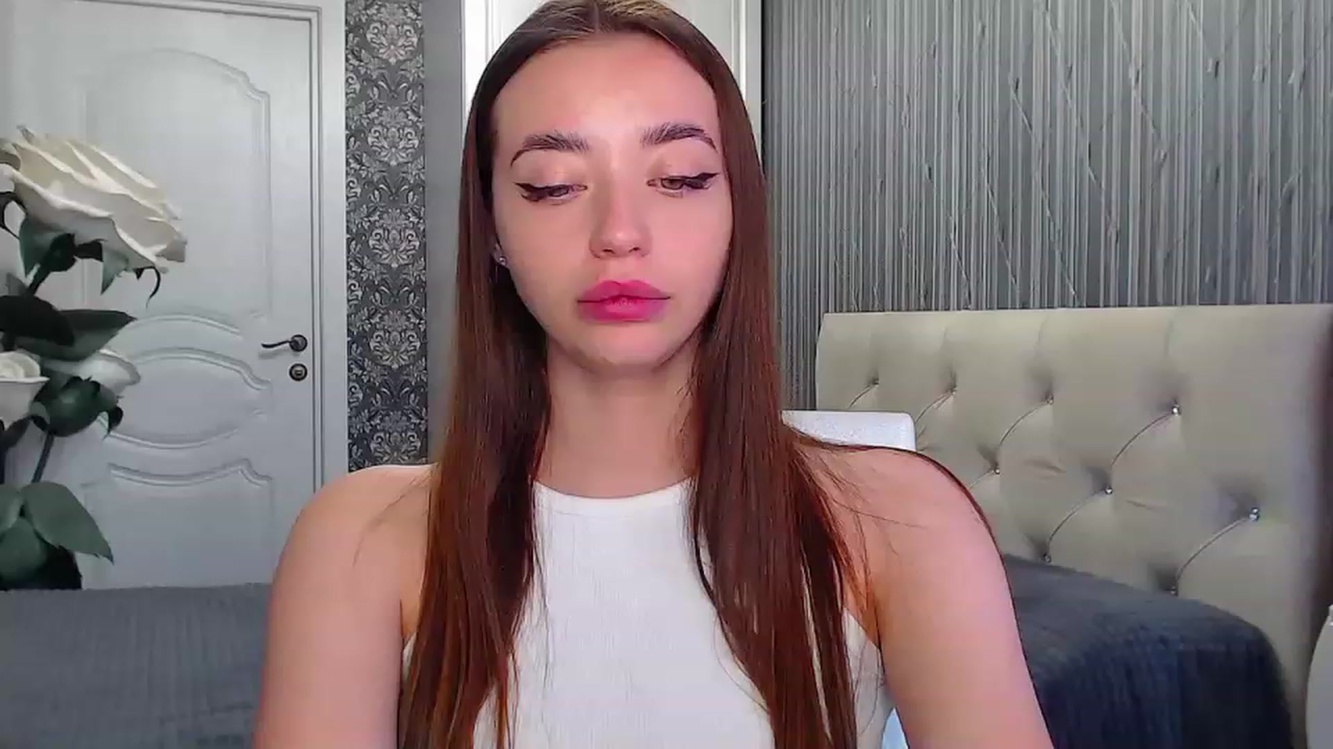 Gallery image thumbnail from EmeraldLilyyy's myfreecams stream on, 06/06/2023, 12:02 image 6 of 20