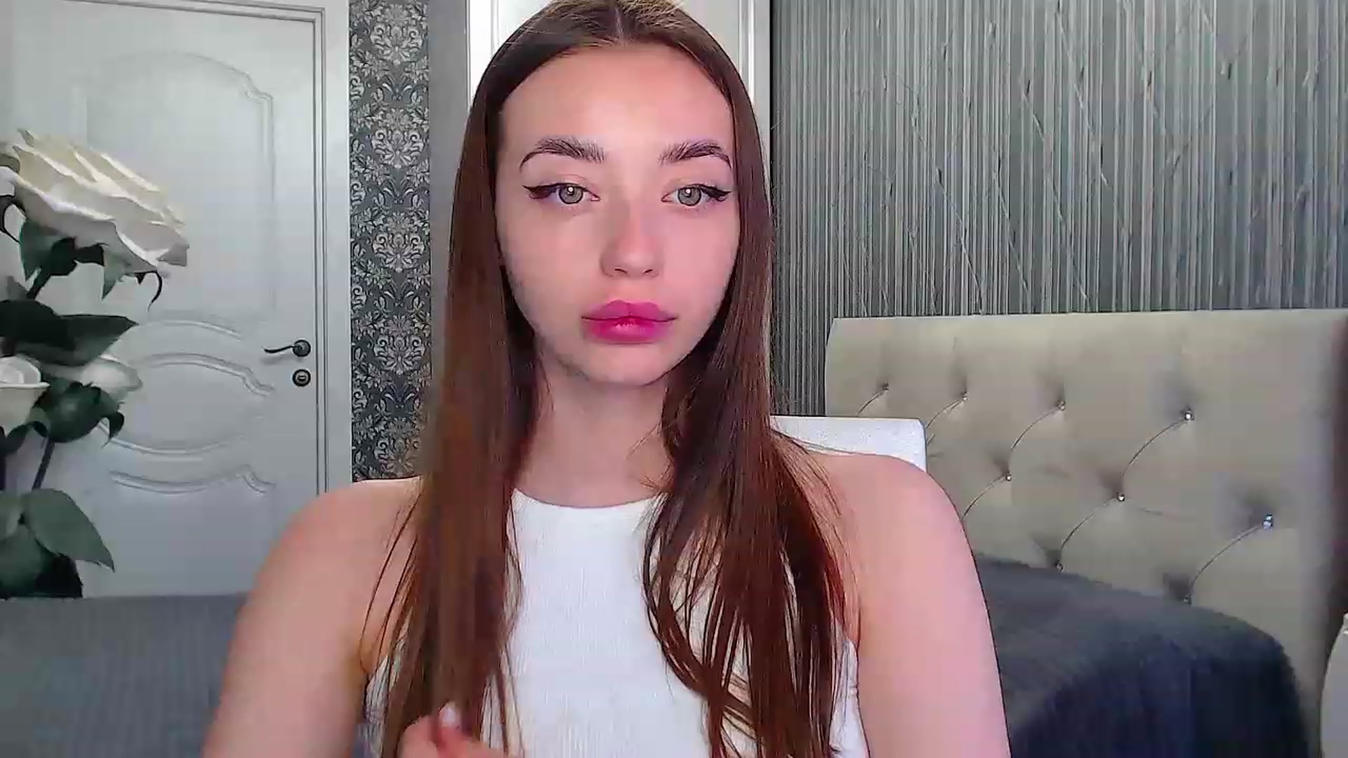 Gallery image thumbnail from EmeraldLilyyy's myfreecams stream on, 06/06/2023, 12:02 image 13 of 20