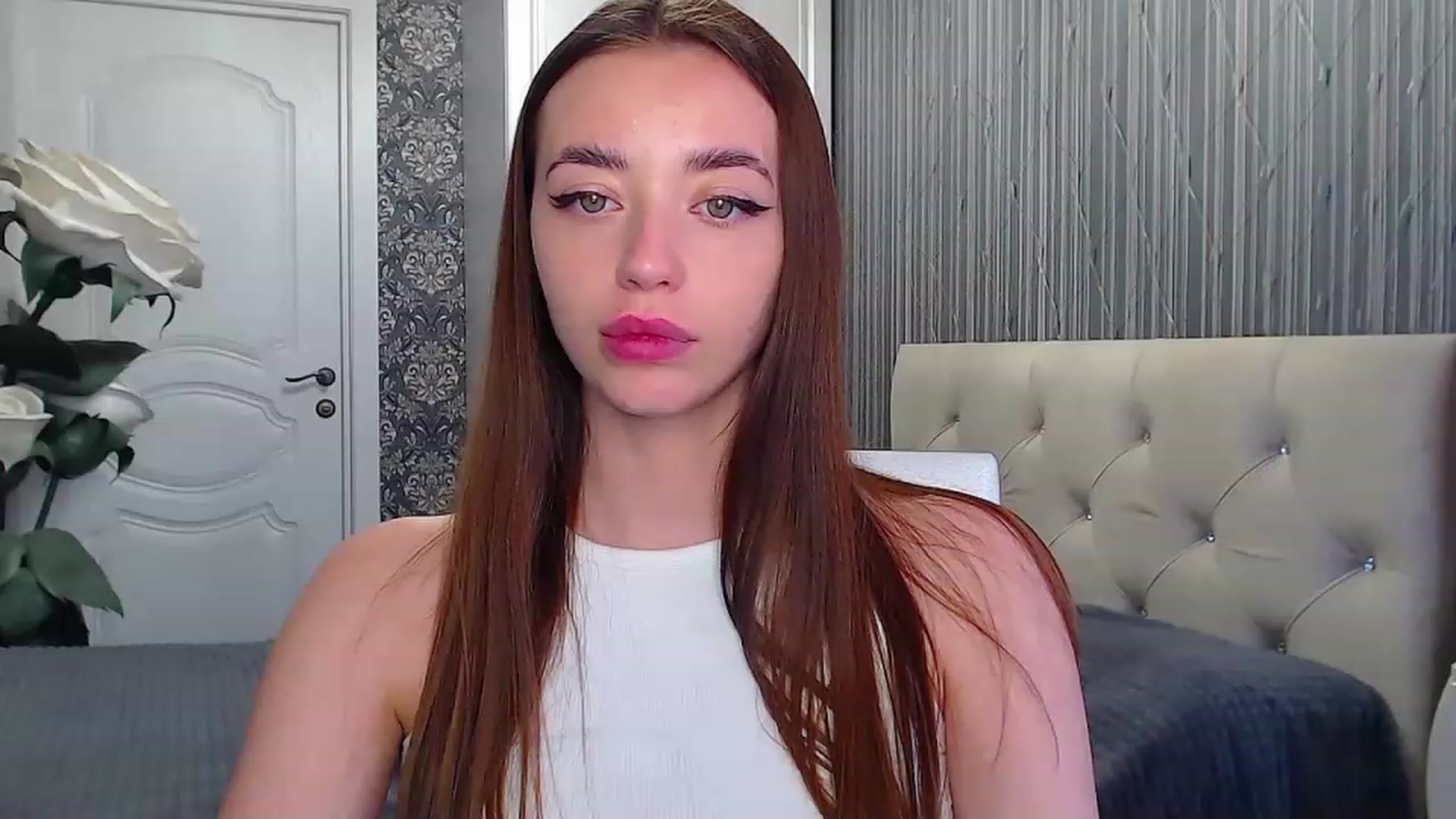 Gallery image thumbnail from EmeraldLilyyy's myfreecams stream on, 06/06/2023, 12:02 image 1 of 20