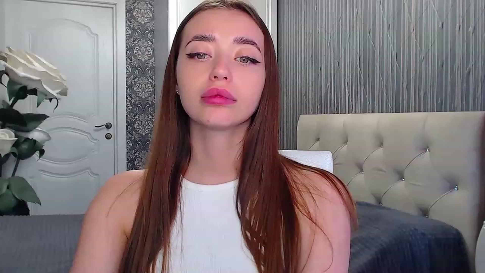 Gallery image thumbnail from EmeraldLilyyy's myfreecams stream on, 06/06/2023, 12:02 image 2 of 20