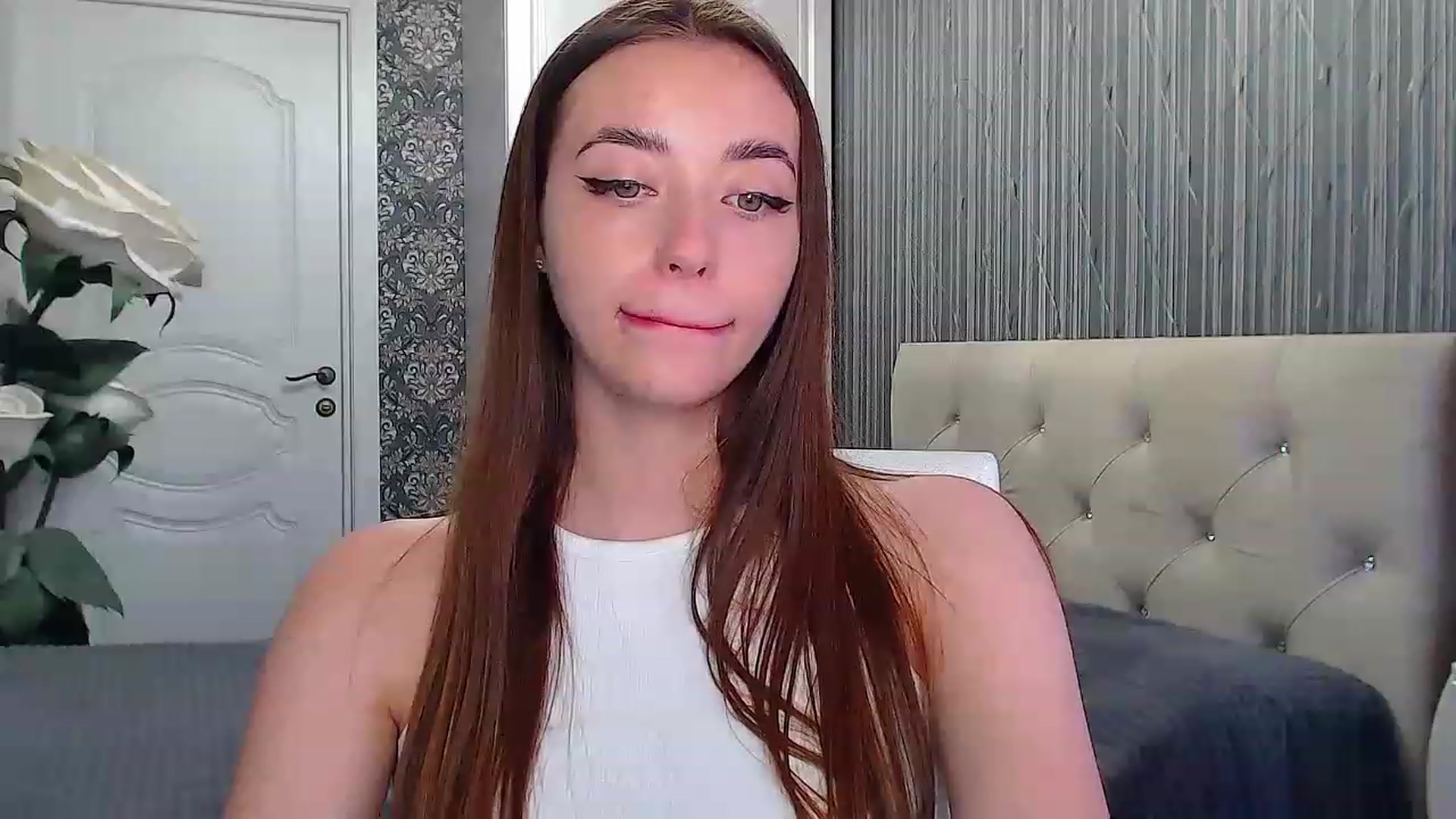 Gallery image thumbnail from EmeraldLilyyy's myfreecams stream on, 06/06/2023, 12:02 image 9 of 20